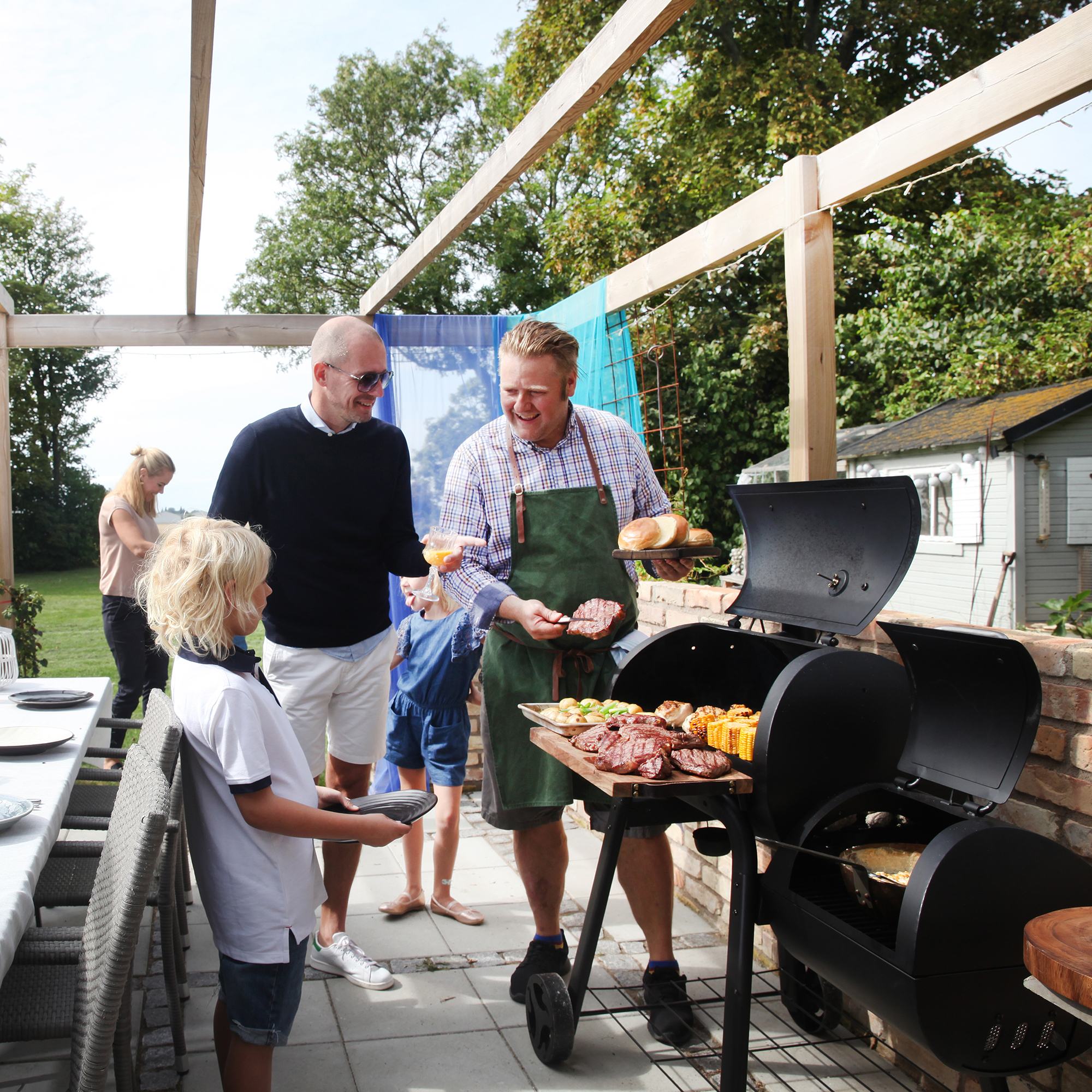 Kolgrill Landmann Vinson 200 Svart med Varmhållningsgaller & Integrerad Termometer