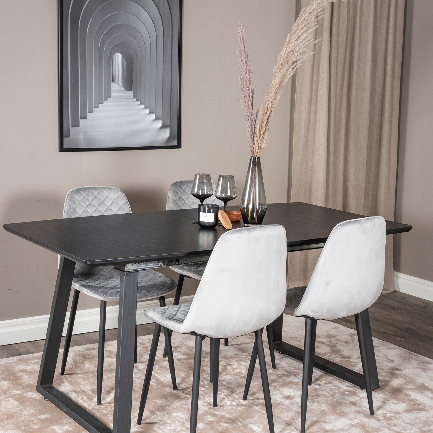 Inca Extentiontable - Black top /+Polar Diamond Chair -_4 Svart/Grå