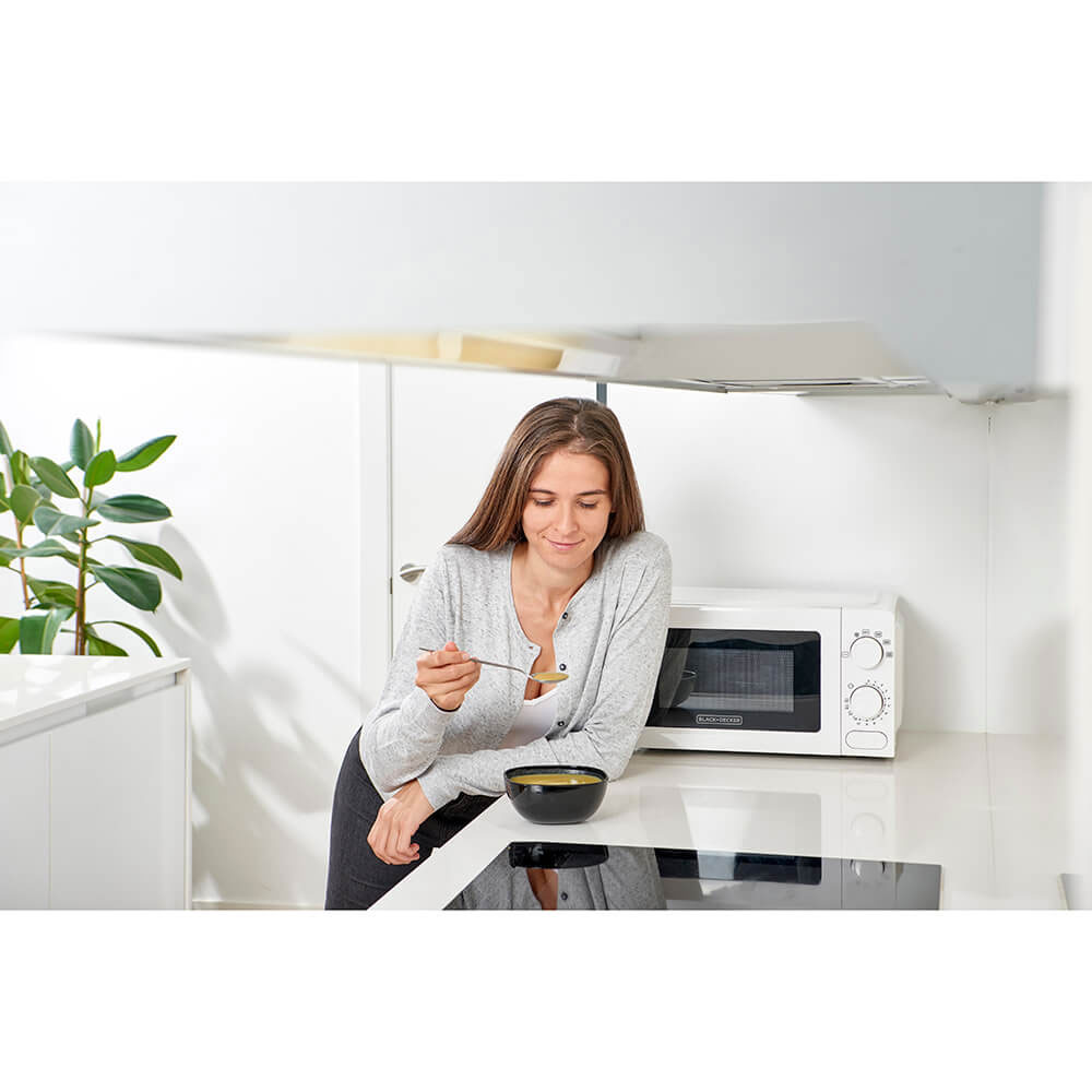 Mikrovågsugn BLACK+DECKER 20L 700W Vit