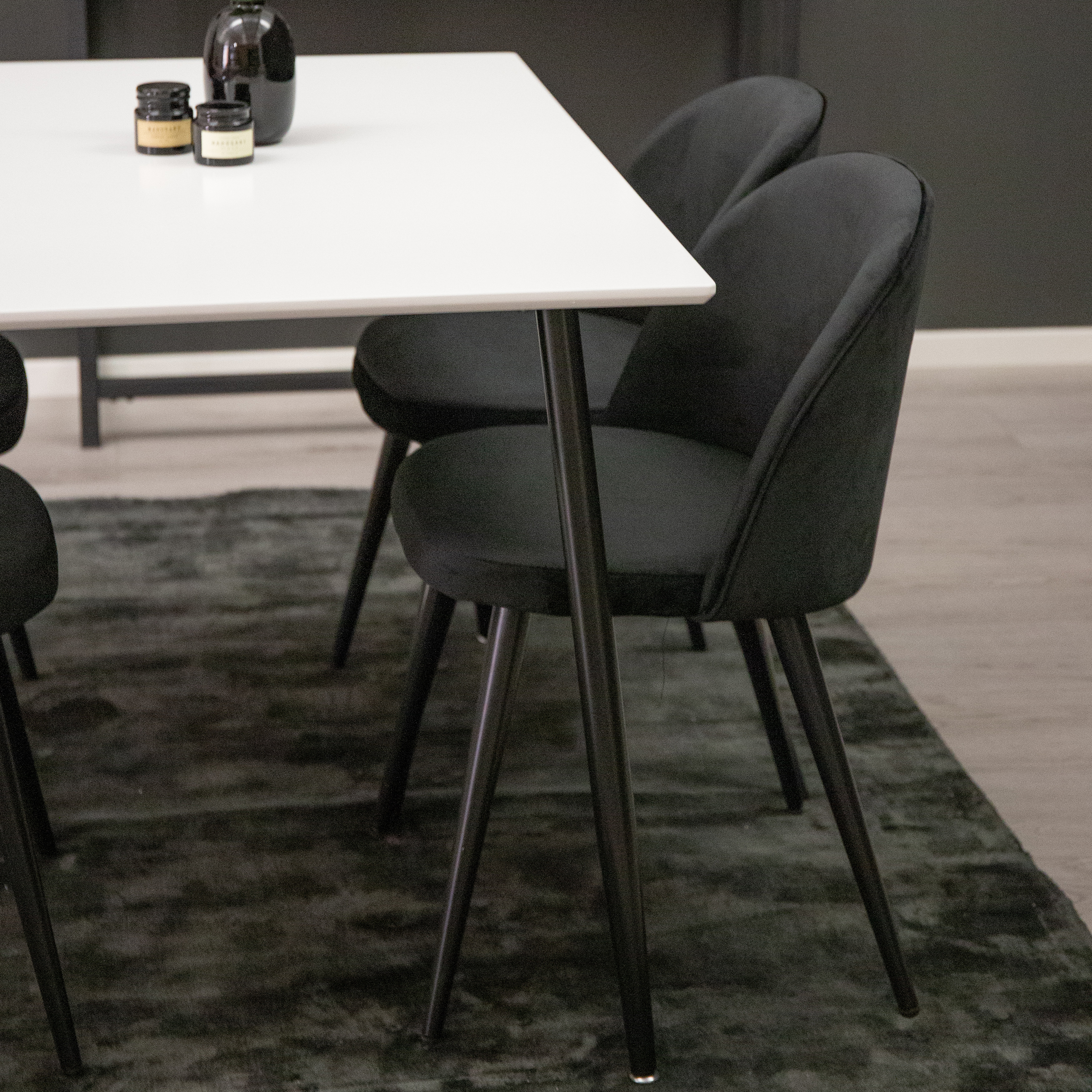 Matgrupp Venture Home Pobbie med 4 Stolar Valentina Sammet