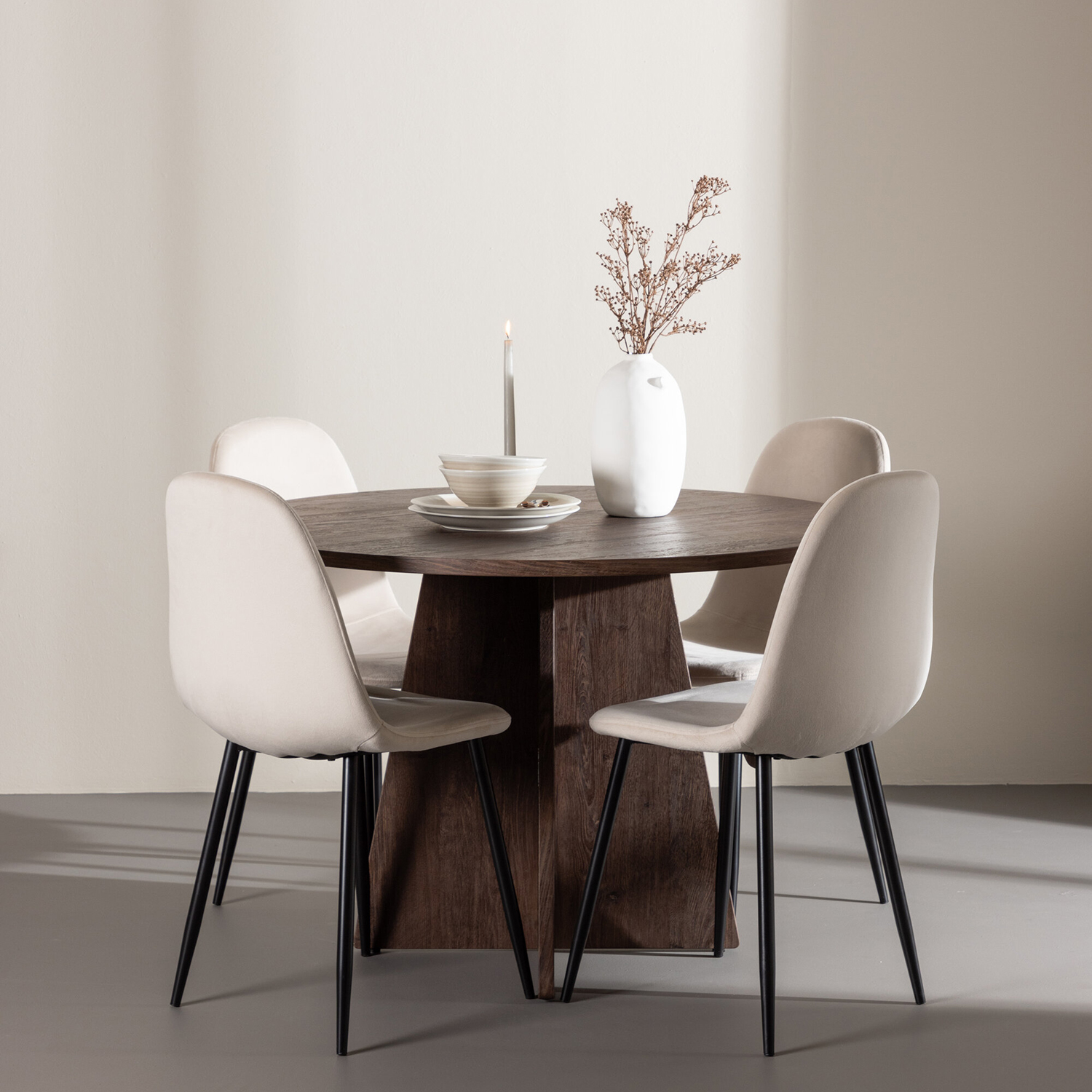 Matgrupp Venture Home Bootcut Ø110 med 4 st Polar Stolar Sammet