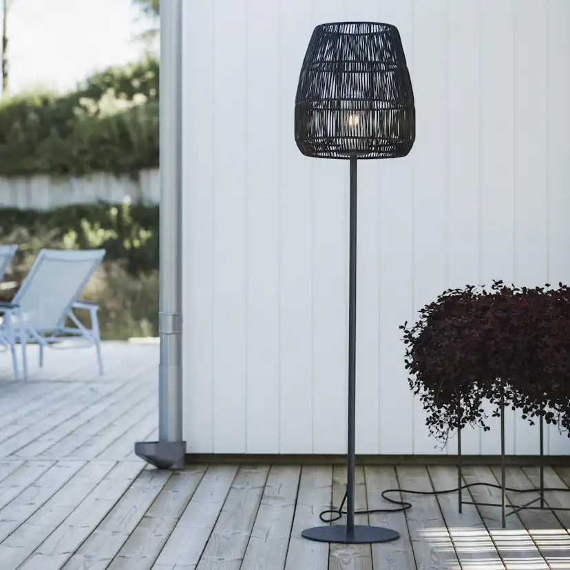Golvlampa PR Home Agnar med Saigon Utomhus