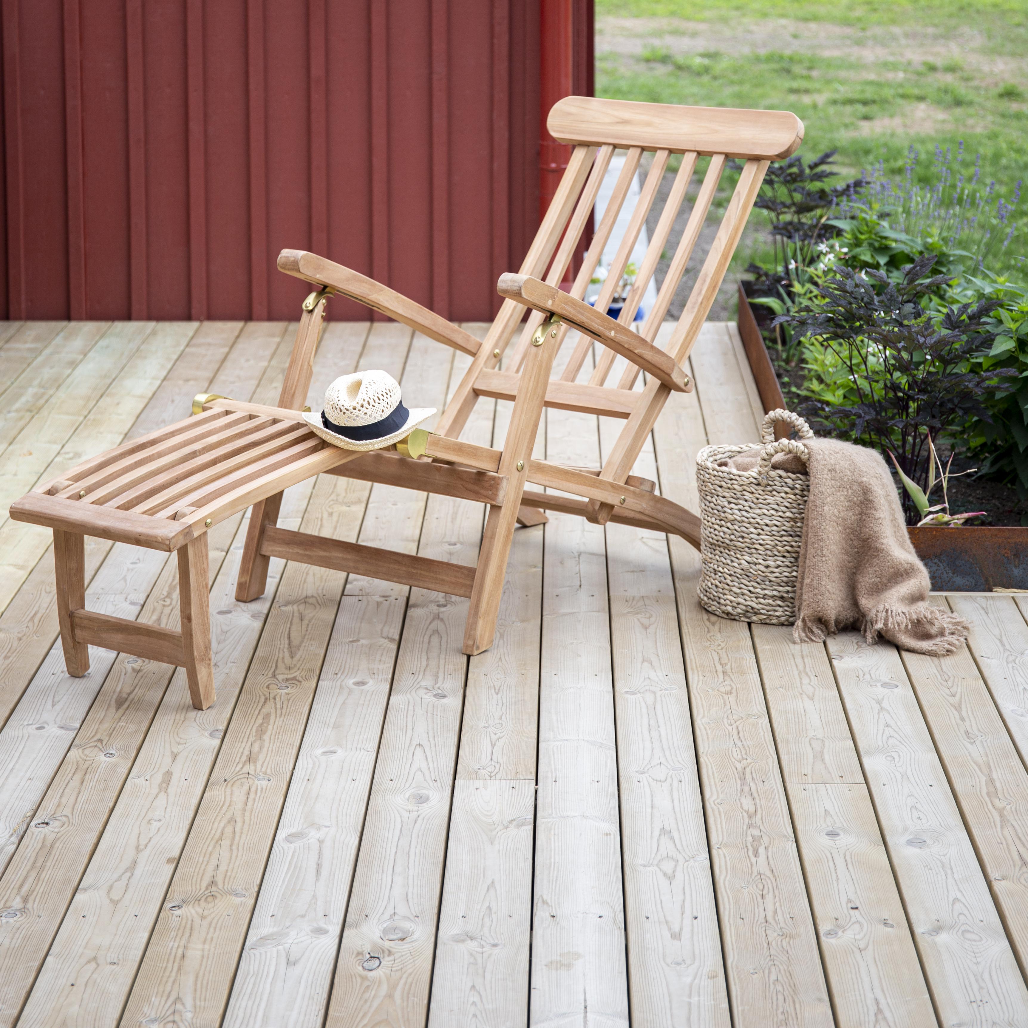 Solstol Venture Home Kiara Däckstol i Teak med Armstöd