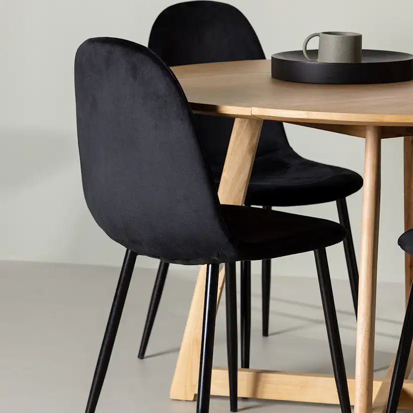 Matgrupp Venture Home Yakidon Ø120 cm med 4 st Polar stolar Natur/Svart