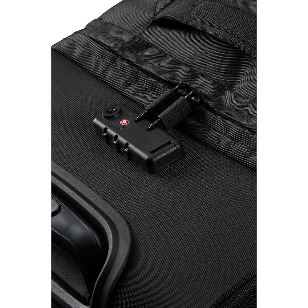 Duffelväska American Tourister Urban Track Duffle/WH Large