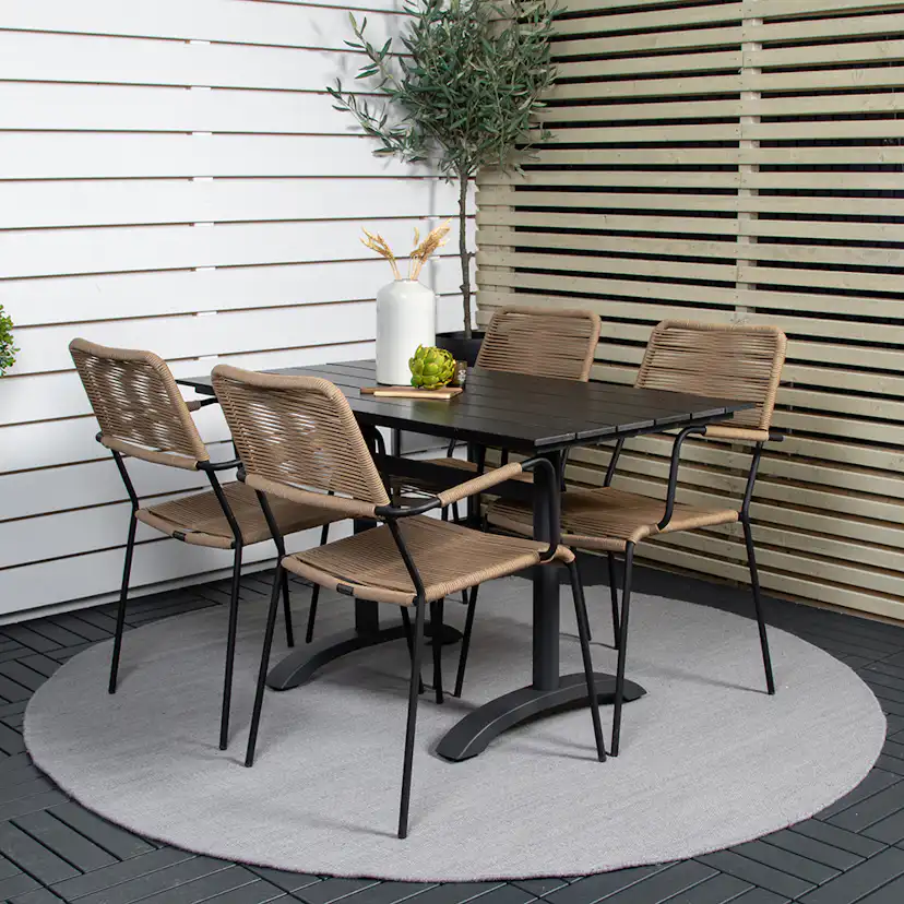 Matgrupp Venture Home Denver med 4 Lindos Stolar med Armstöd
