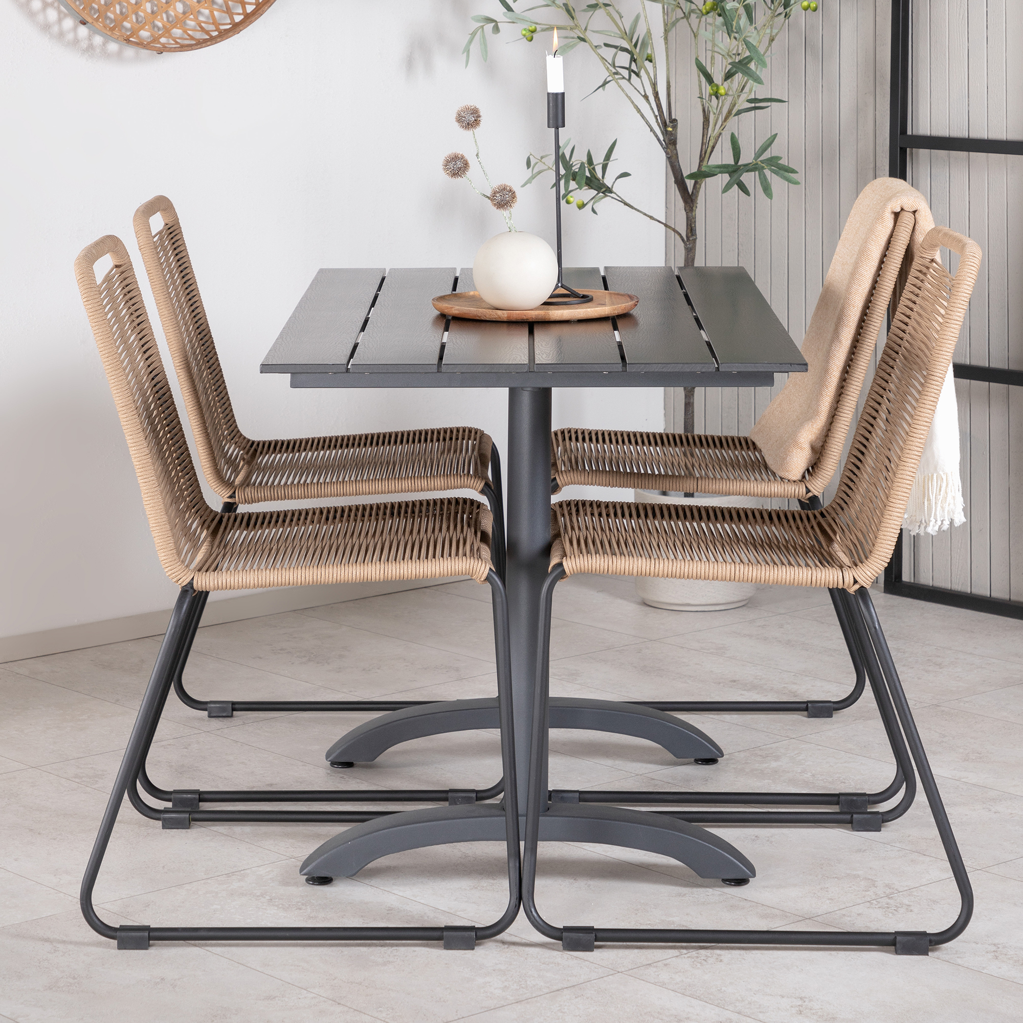 Matgrupp Venture Home Denver med 4 Lindos Stolar