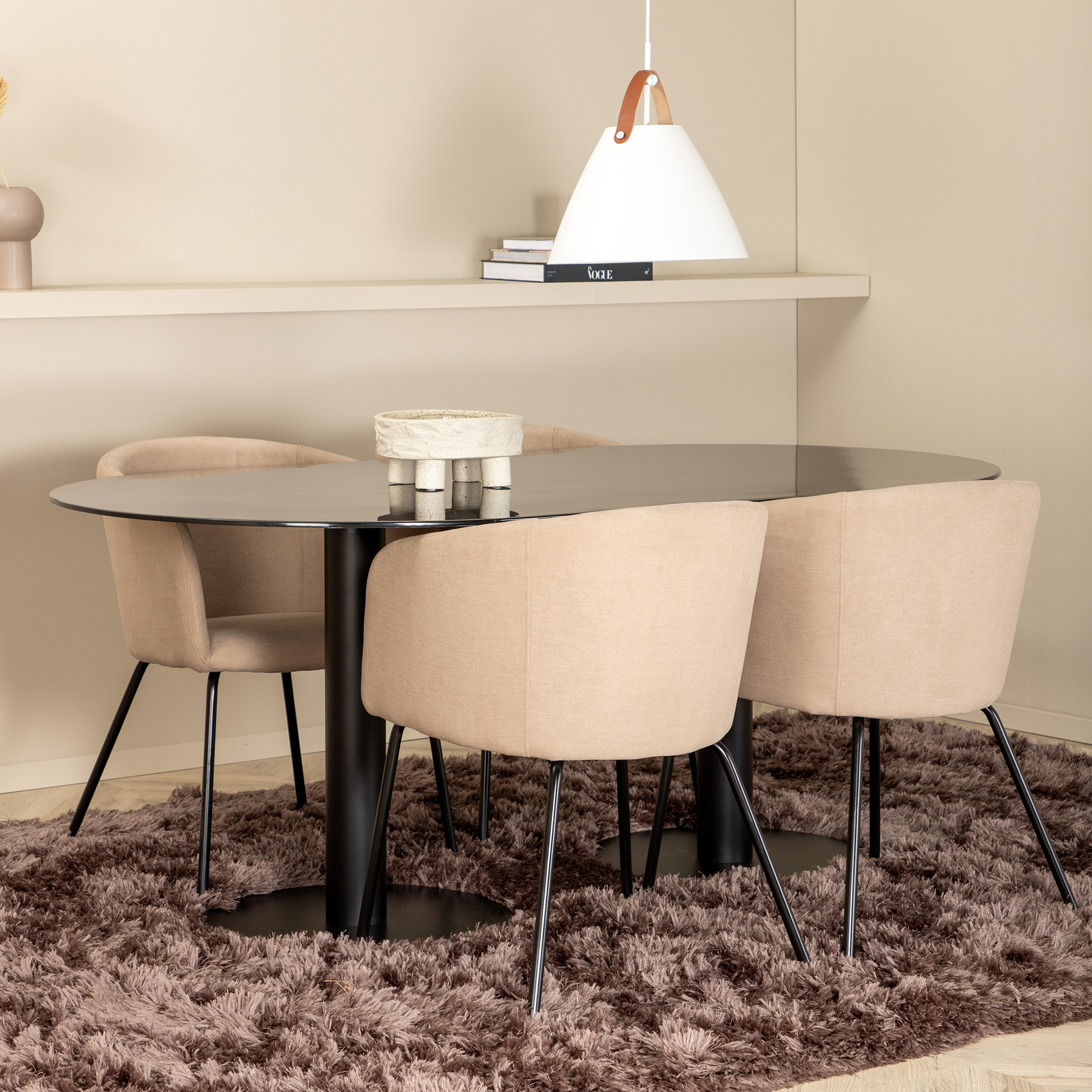 Matgrupp Venture Home Oslo med 4 Bergen Stolar