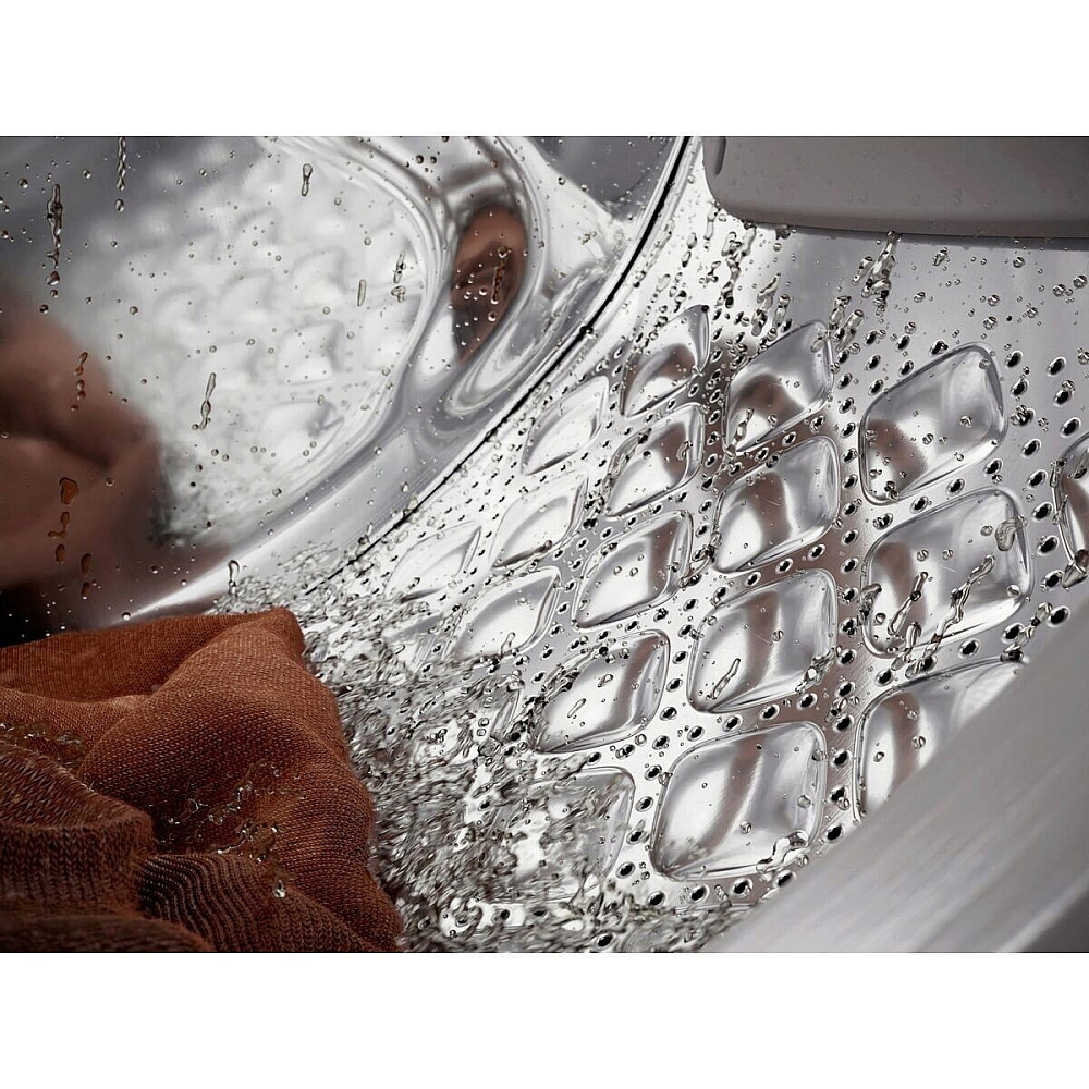 Frontmatad Tvättmaskin Electrolux SteamCare EFI743RX4R med QuickCare och SensiCare+