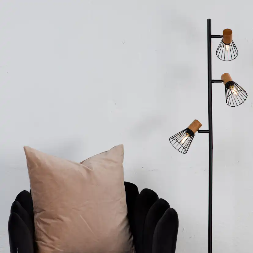 Golvlampa Venture Home Atticus