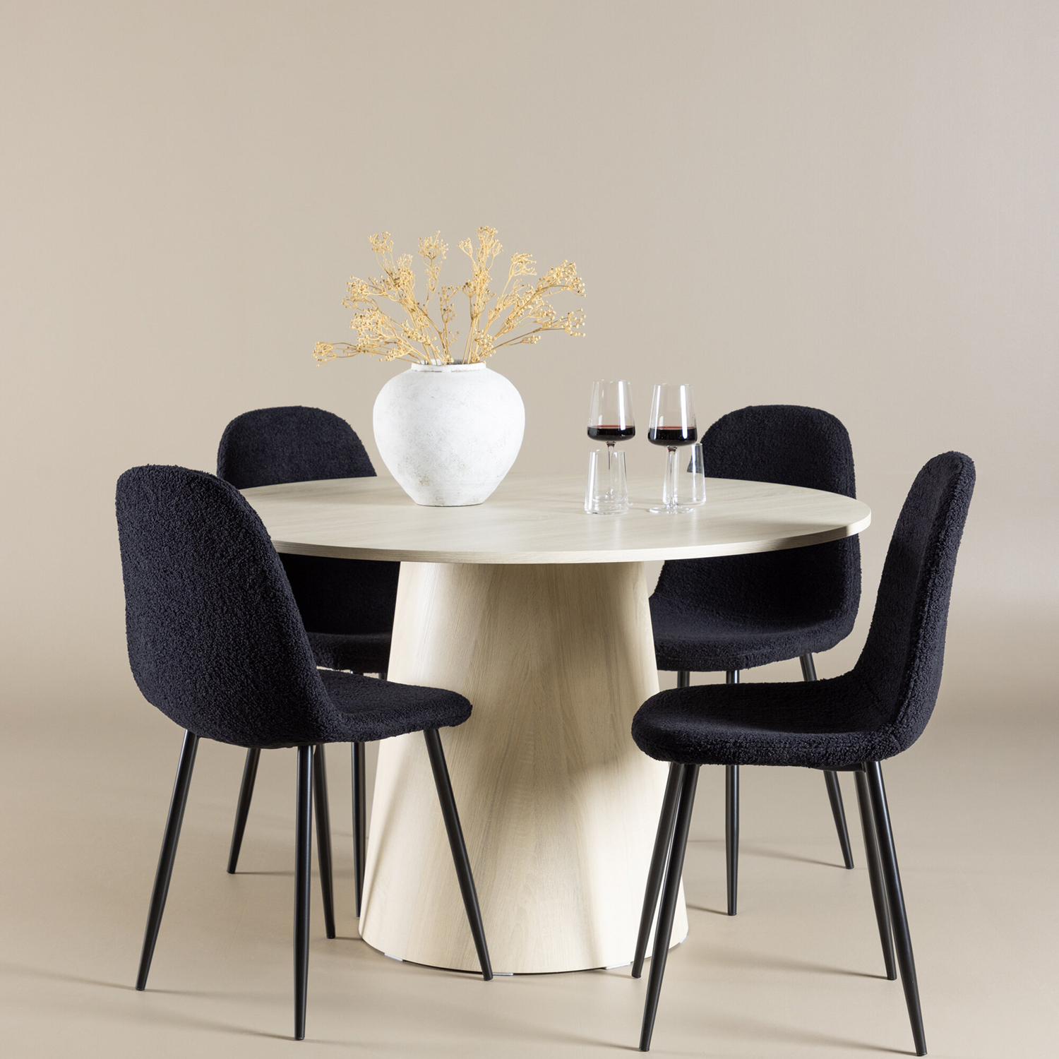 Matgrupp Venture Home Lanzo Ø120 med 4 st Polar Stolar Teddy