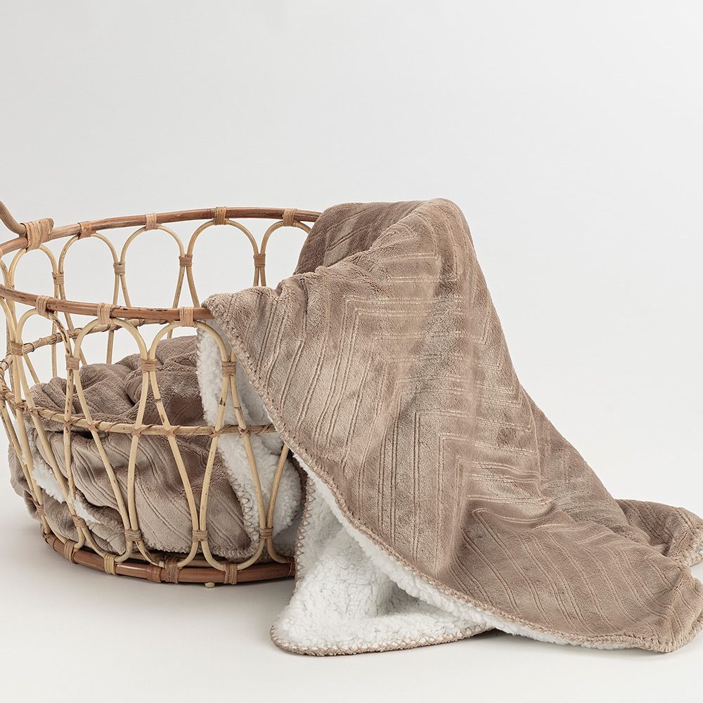 Pläd Borganäs of Sweden Sherpa