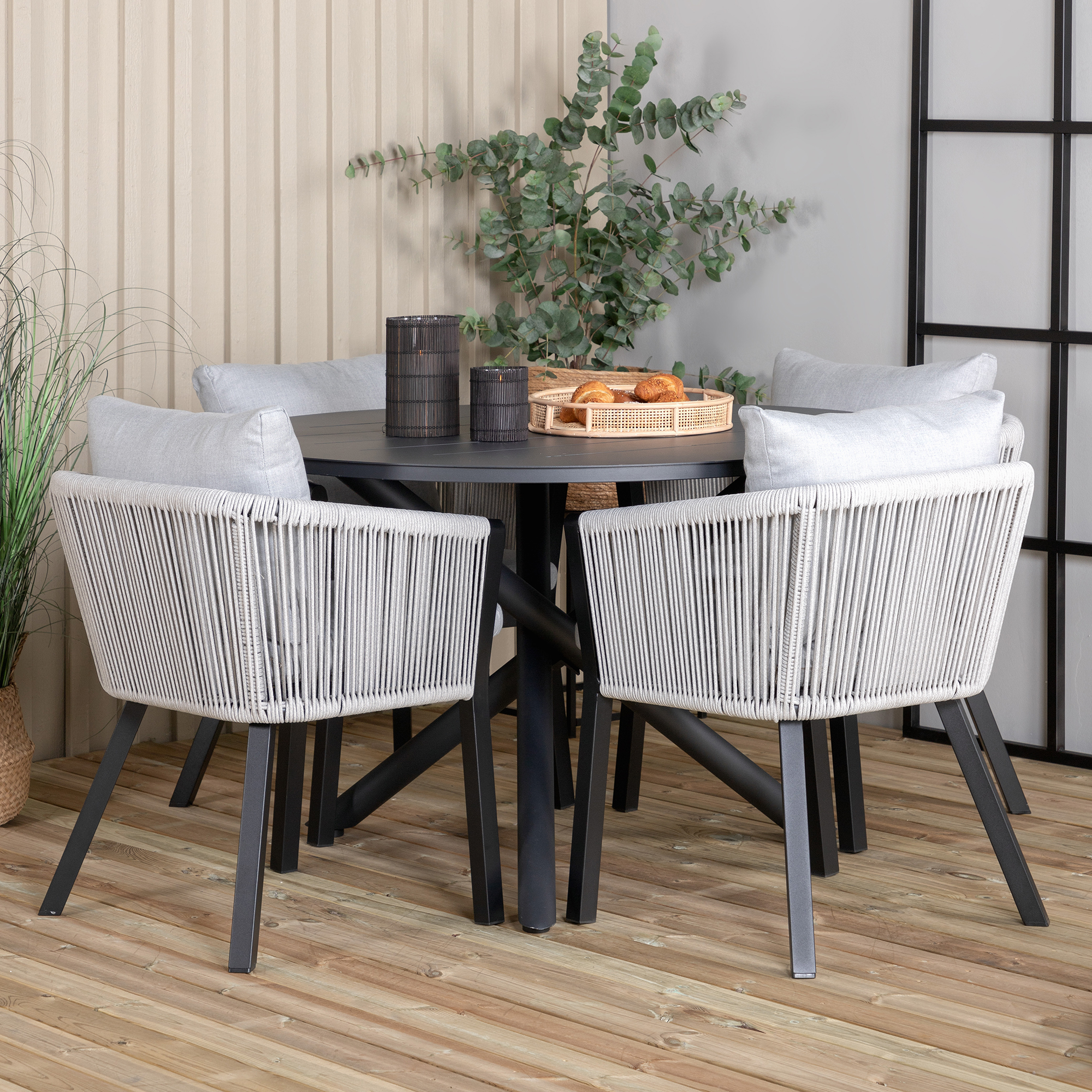 Matgrupp Venture Home Alma med 4 Virya Stolar