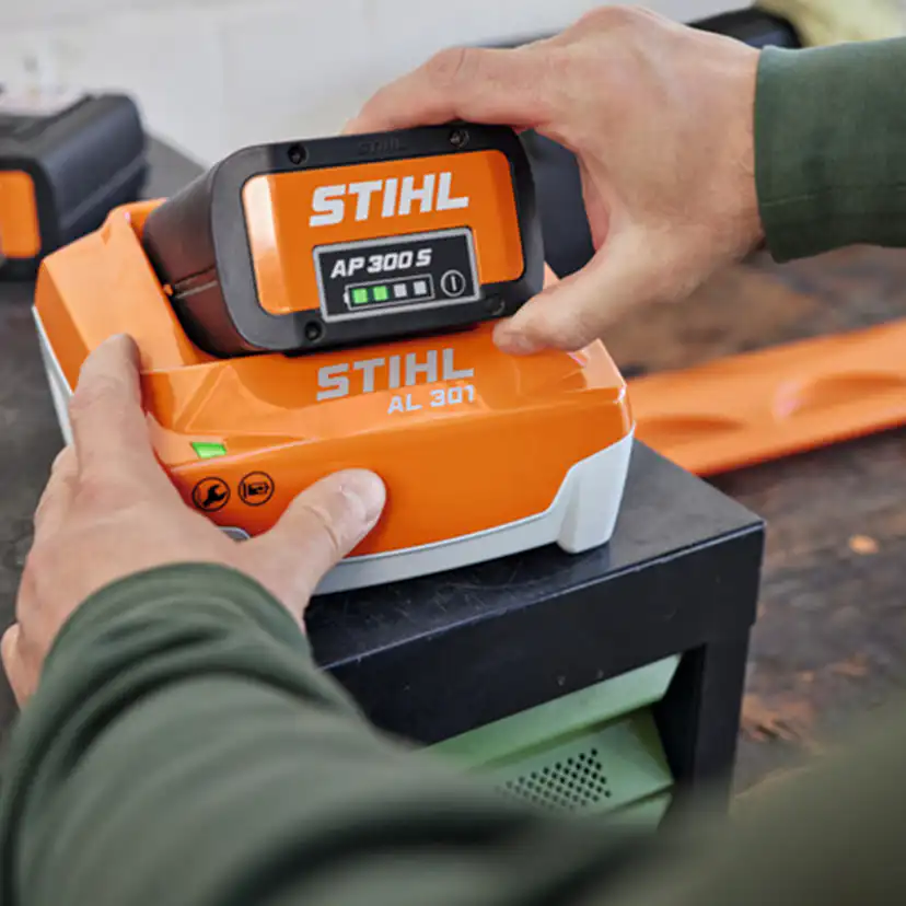 Snabbladdare STIHL AL 301