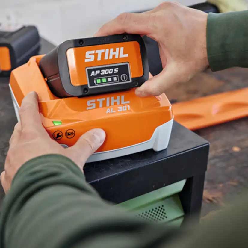 Snabbladdare STIHL AL 301