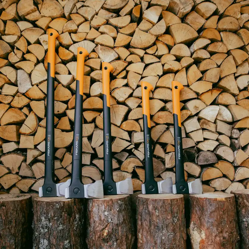 Klyvyxa Fiskars X-series För Effektiv Vedklyvning