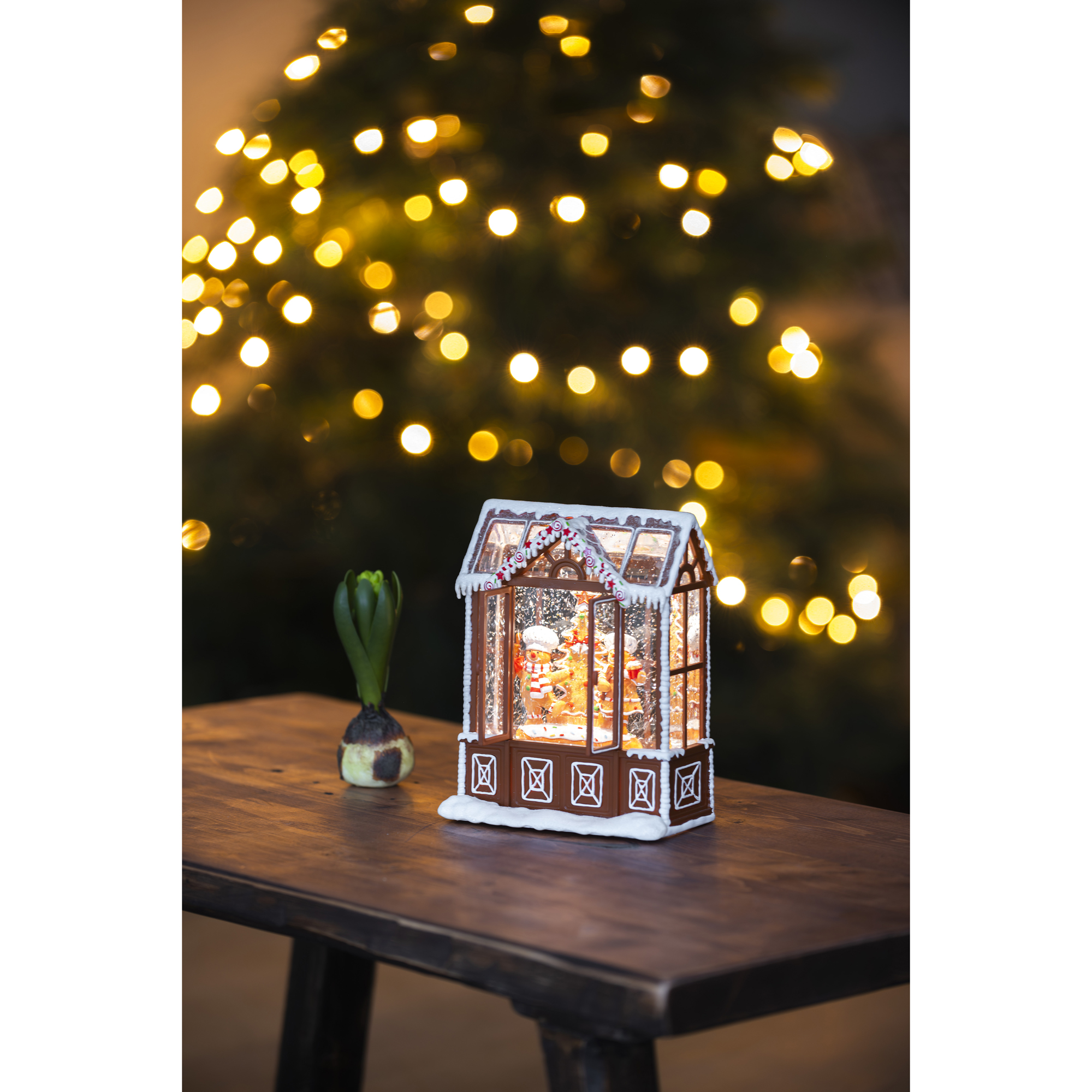 Snöglob Gnosjö Konstsmide Vattenfylld lykta Pepparkakshus LED