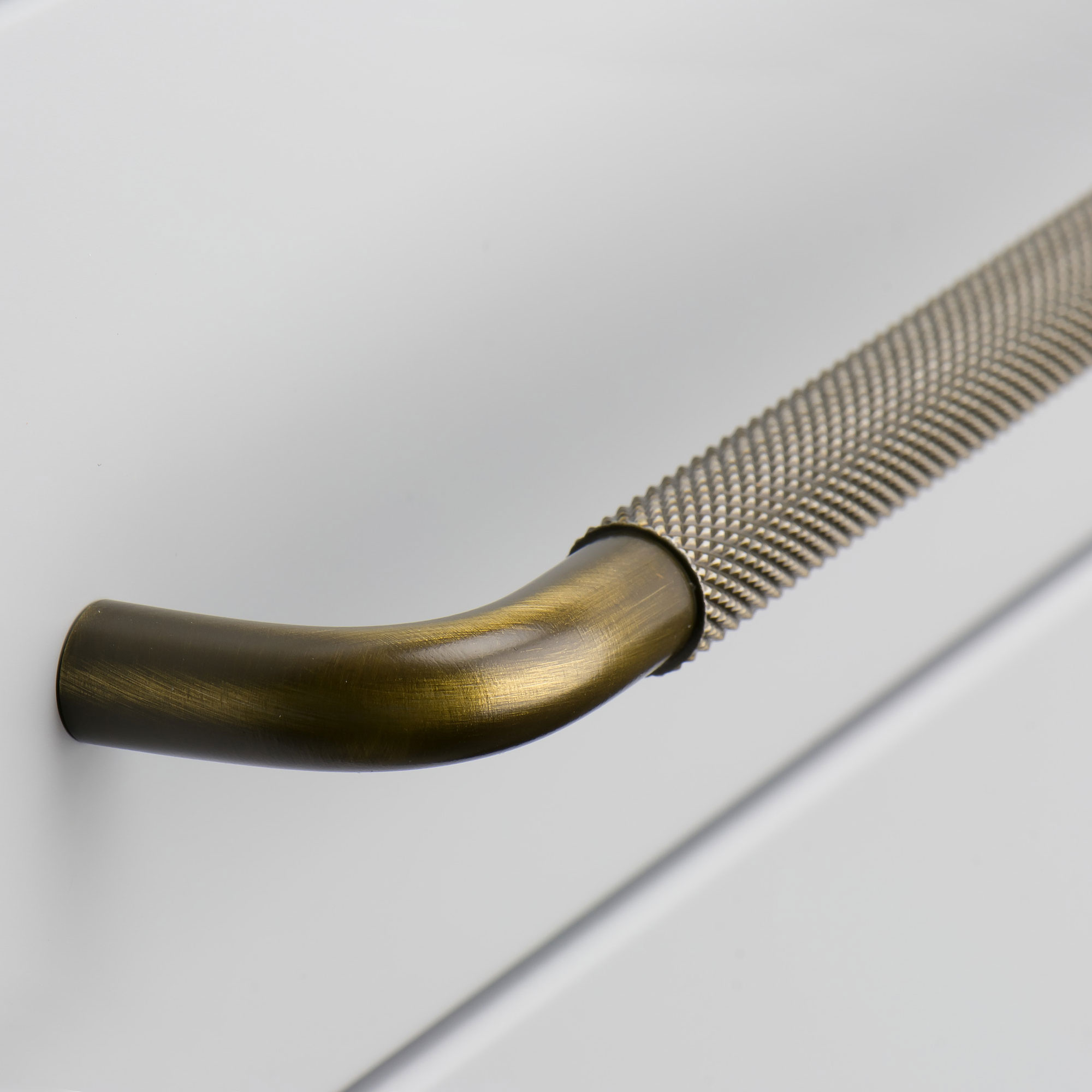 Handtag Helix-224 antik brons Antik Brons, L: 233 mm