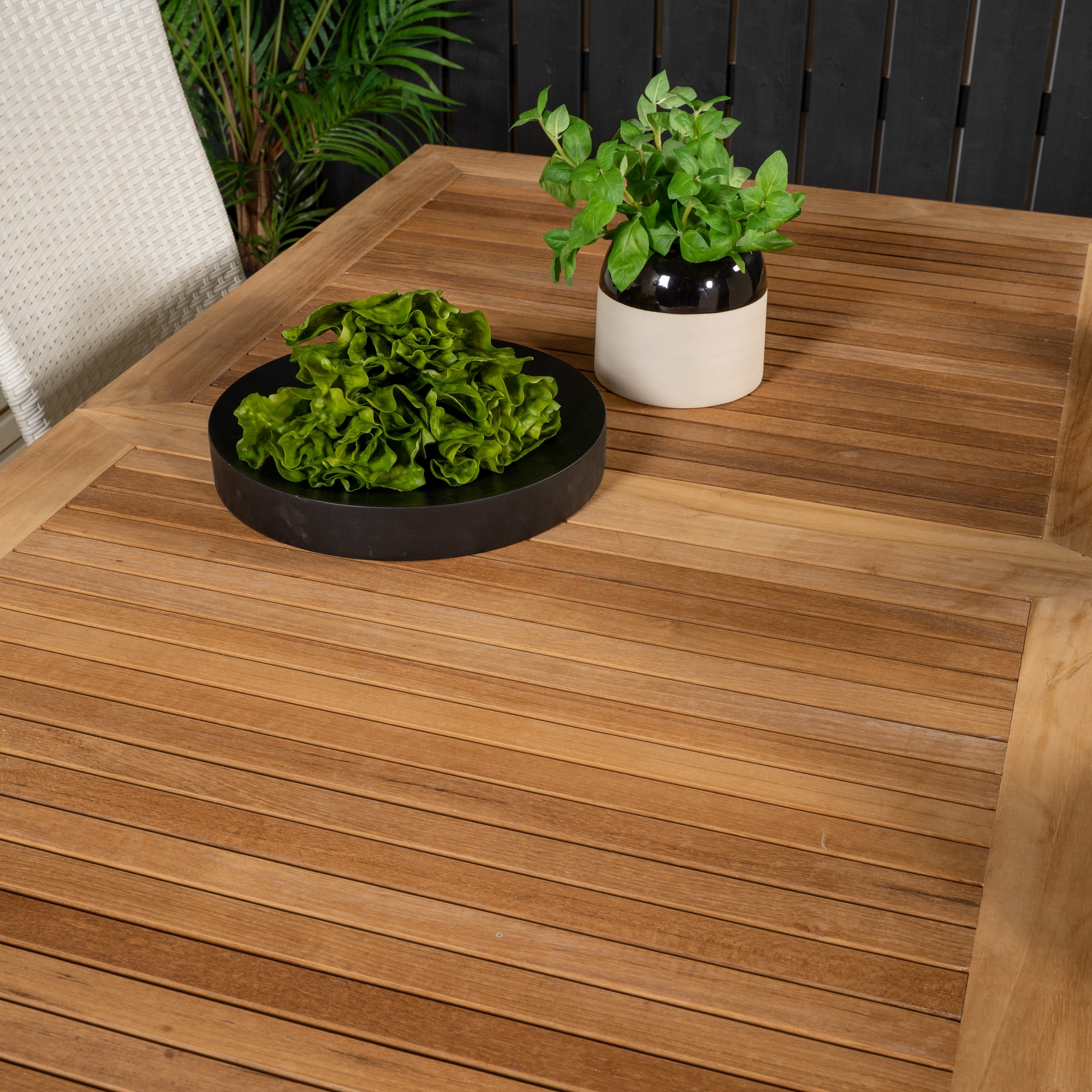 Matgrupp Utomhus Venture Home Perla 160/240 med 4 Pishi Trädgårdsstolar