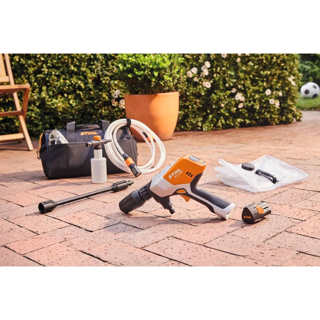 Högtryckstvätt STIHL RCA 20 Batteridriven - Flexibel Rengöring för Hem och Resa