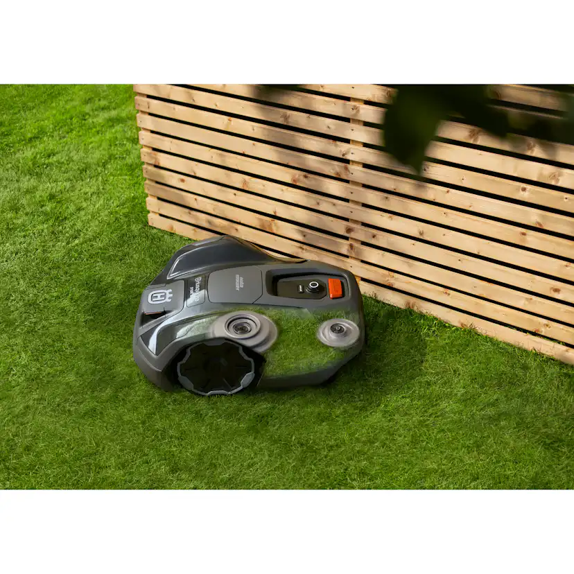 Robotgräsklippare Husqvarna Automower® 305E NERA med Slinglös Teknik