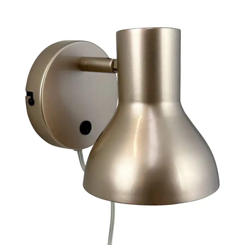Vägglampa Dyberg Larsen Bob