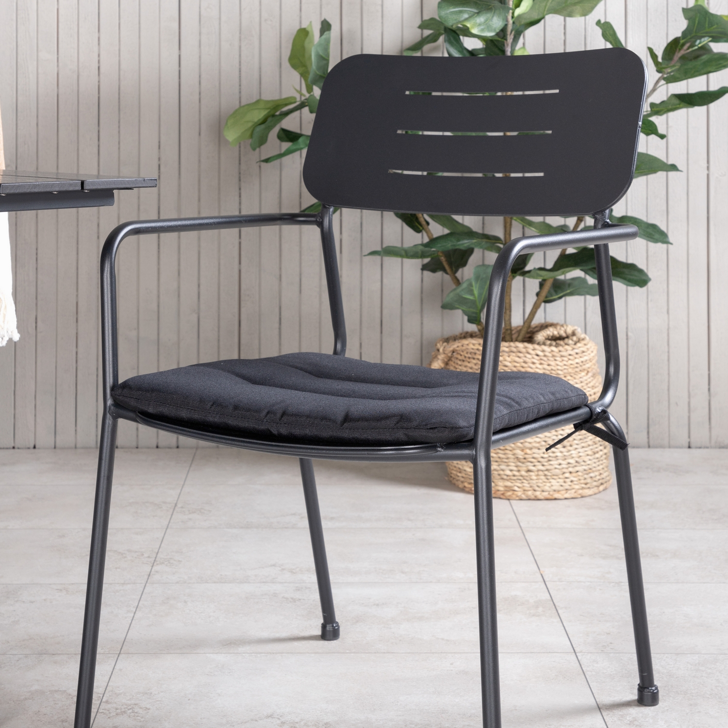 Matgrupp Venture Home Denver med 4 Nicke Stolar