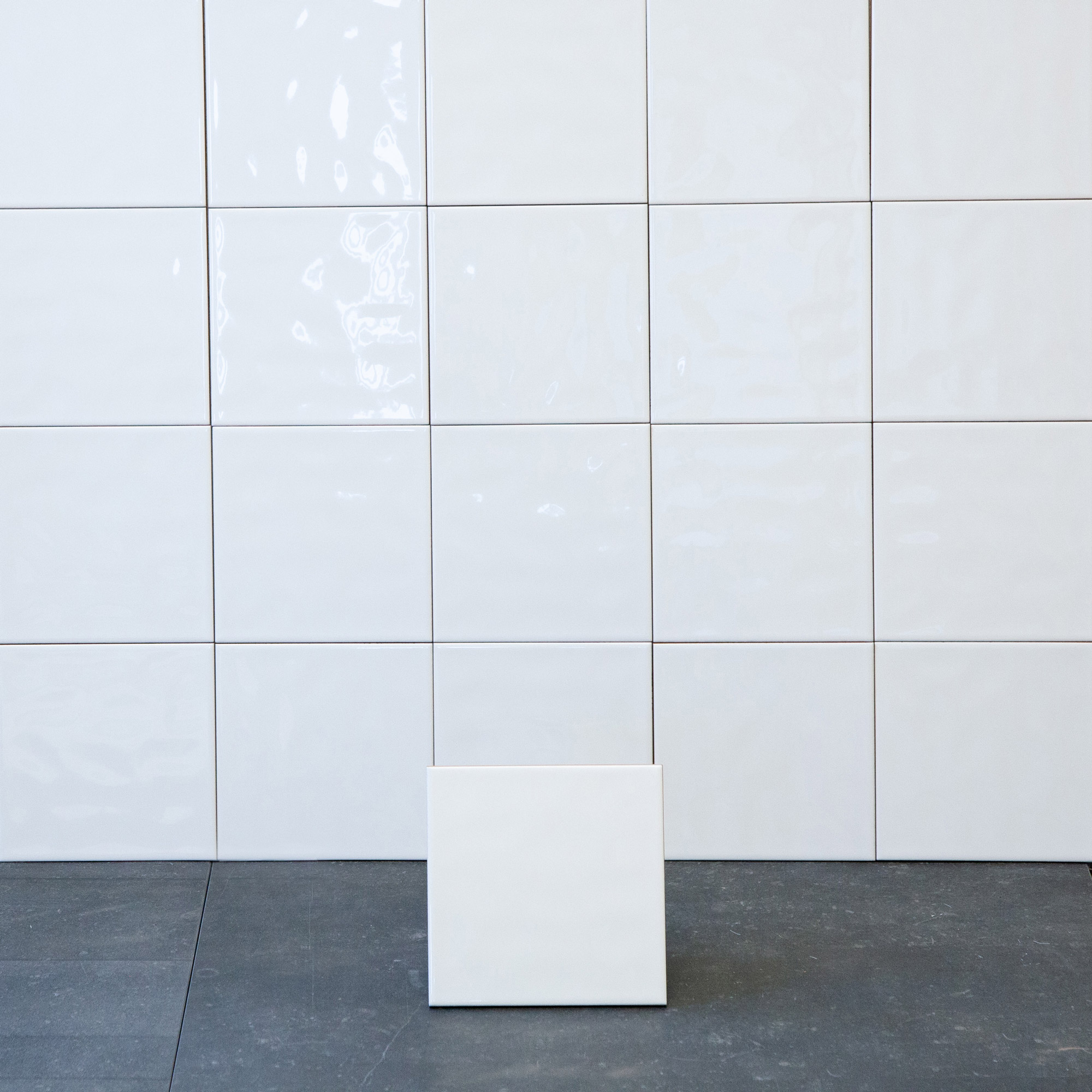 Kakel ArcTile Vit Vågig Blank 15X15 cm