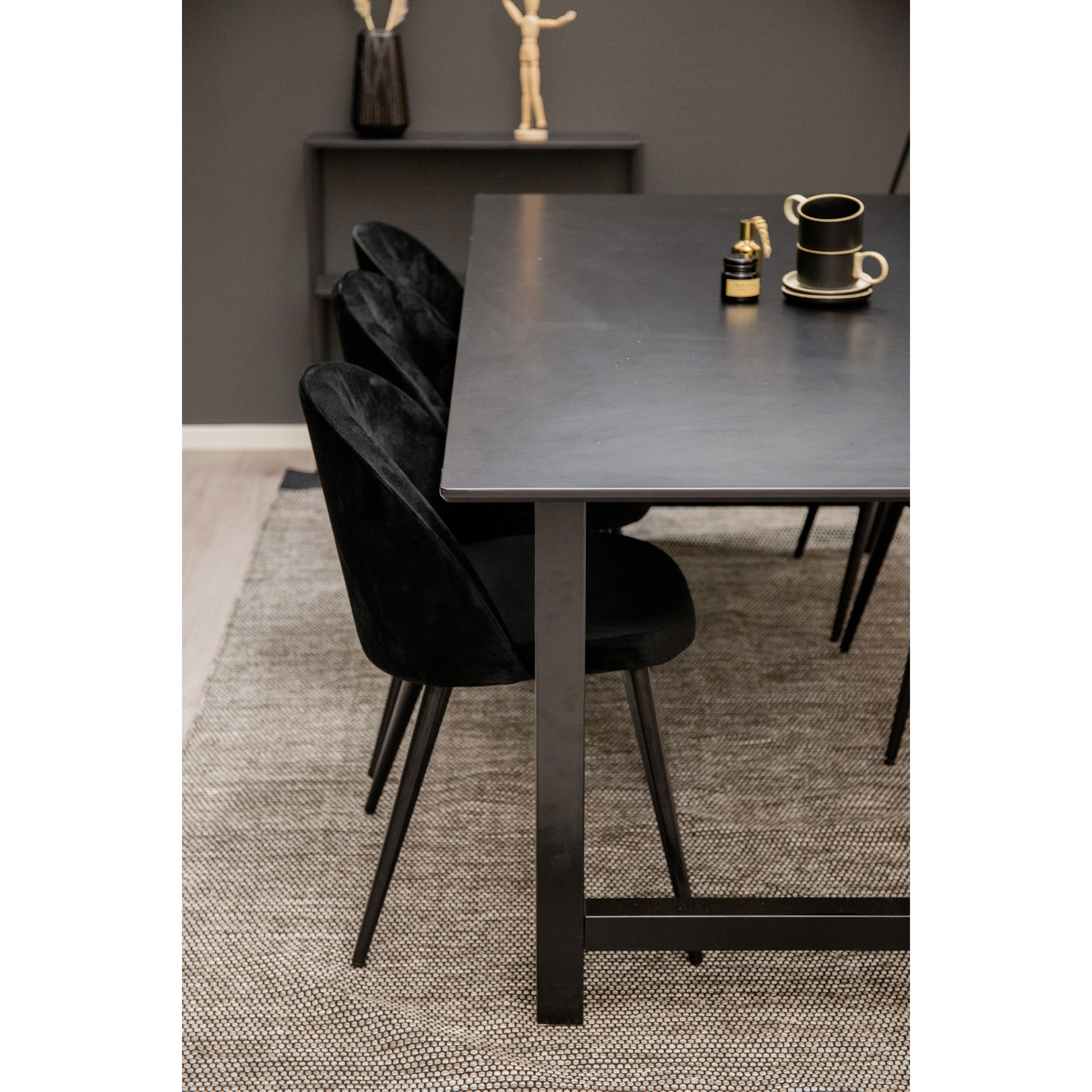 Matgrupp Venture Home Clara med 6 Valentina Stolar Sammet