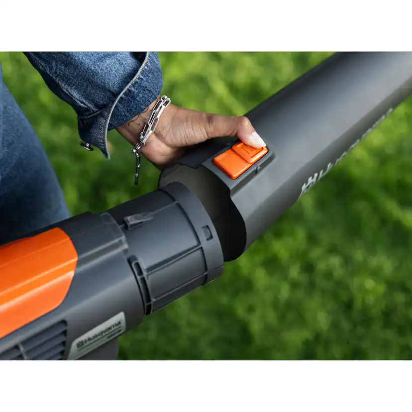 Lövblås Husqvarna 122iB Med Batteri & Laddare