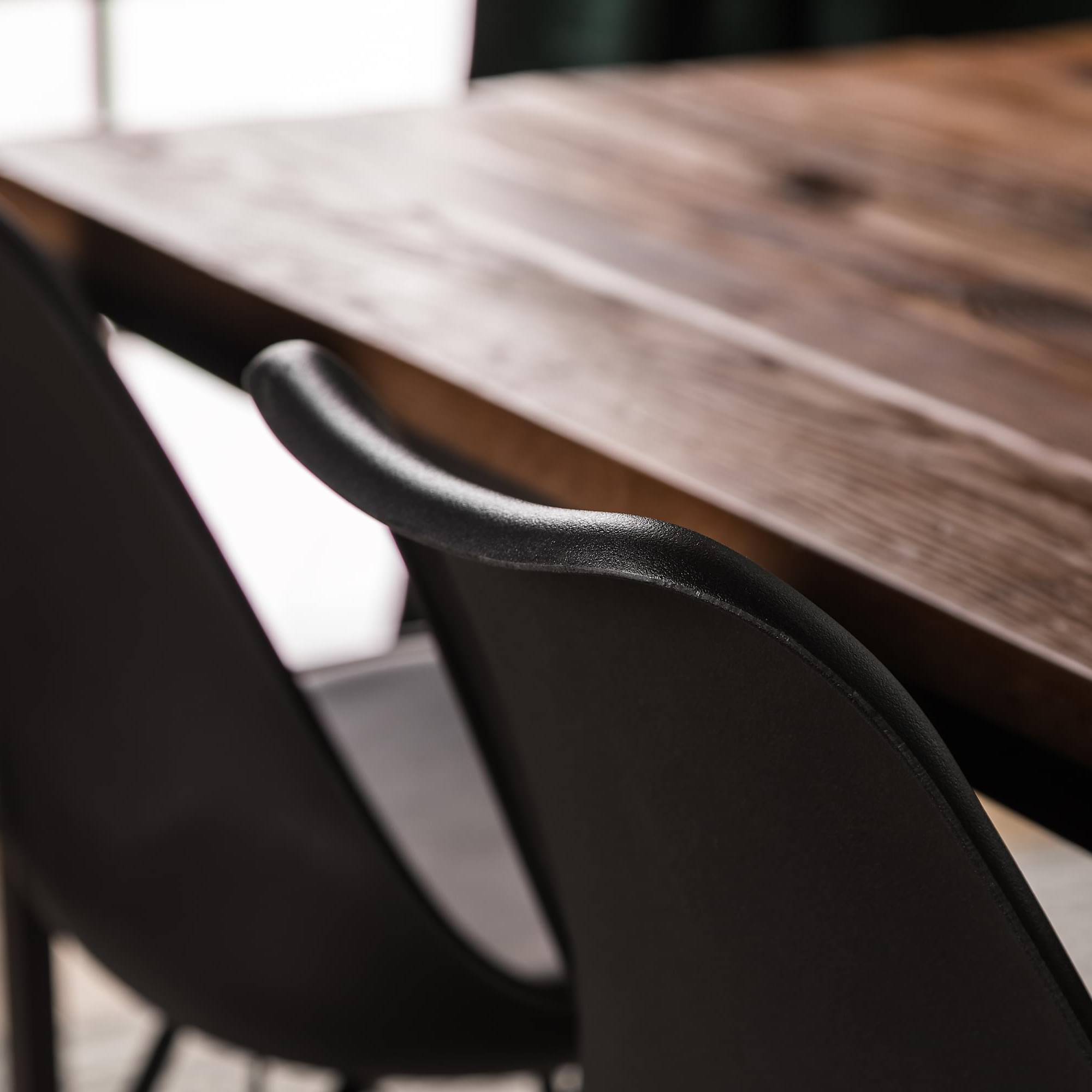 Matgrupp Bloomington Wilmer Rektangulärt Matbord 140 cm med 4 Shell Matstol