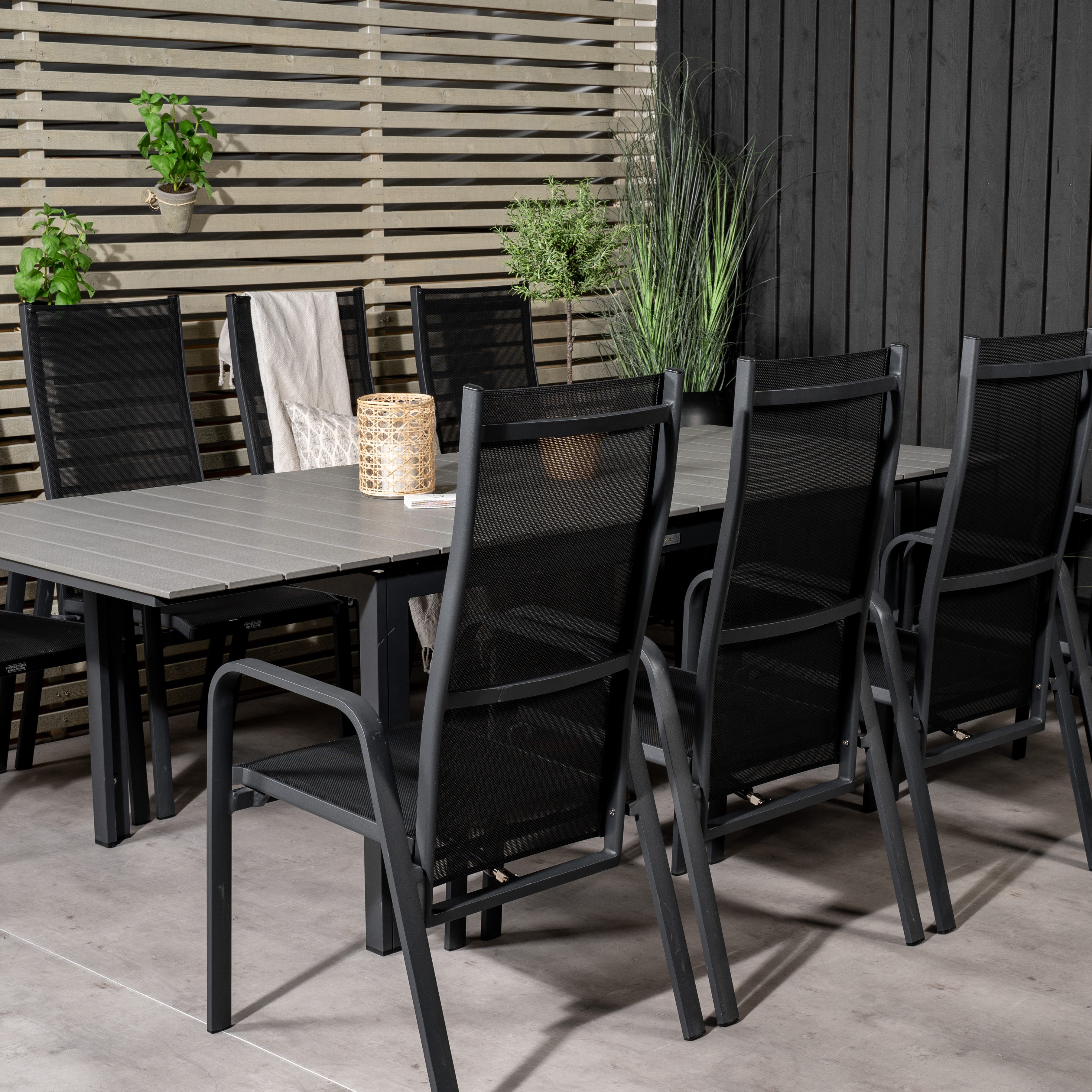 Matgrupp Venture Home Lova 160/240 med 8 Copacabana Stolar