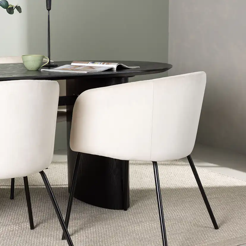 Matgrupp Venture Home Isolde med 4 st Berit stolar