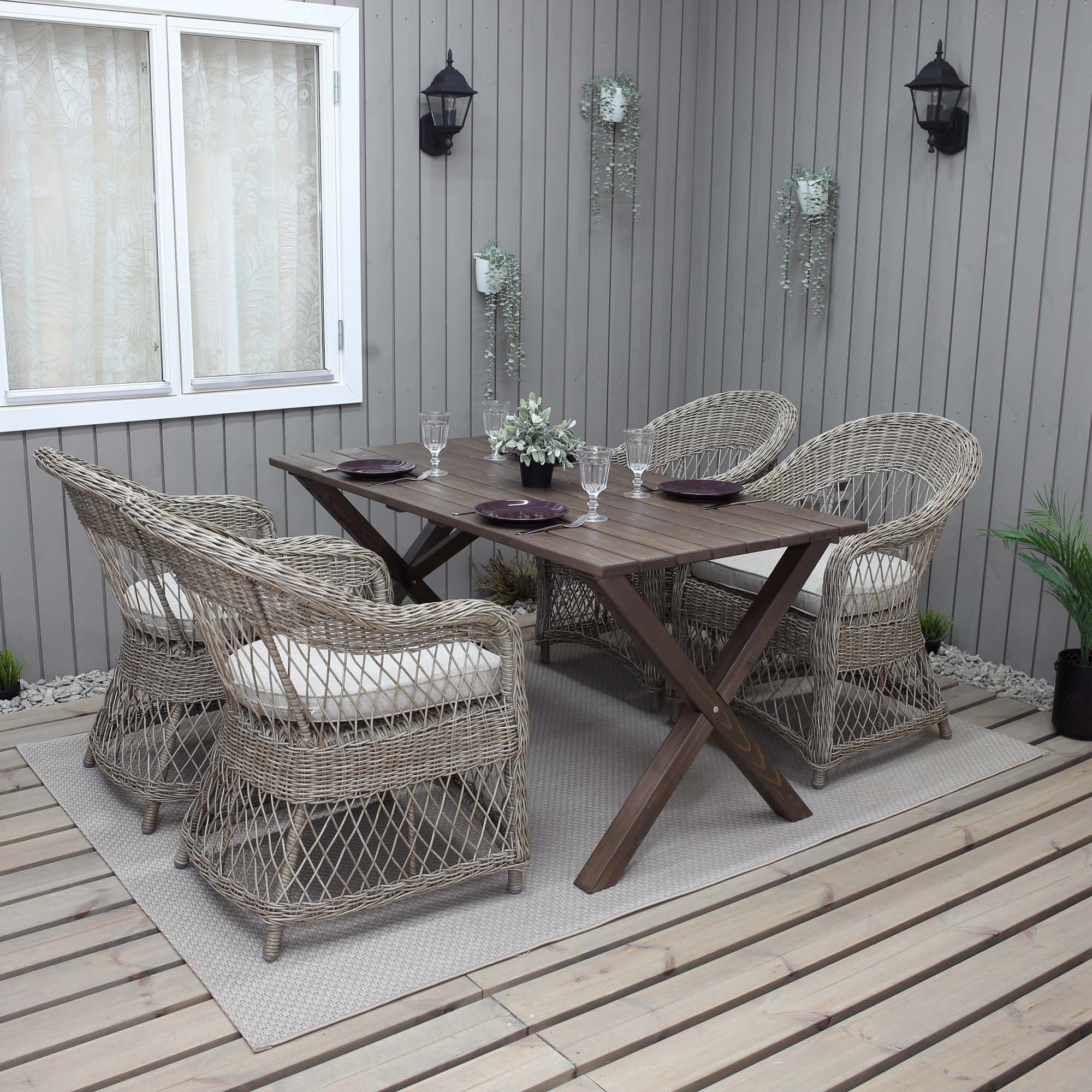 Matgrupp Utomhus Baltic Garden 150 cm bord & 4 Merida naturfärgade stolar