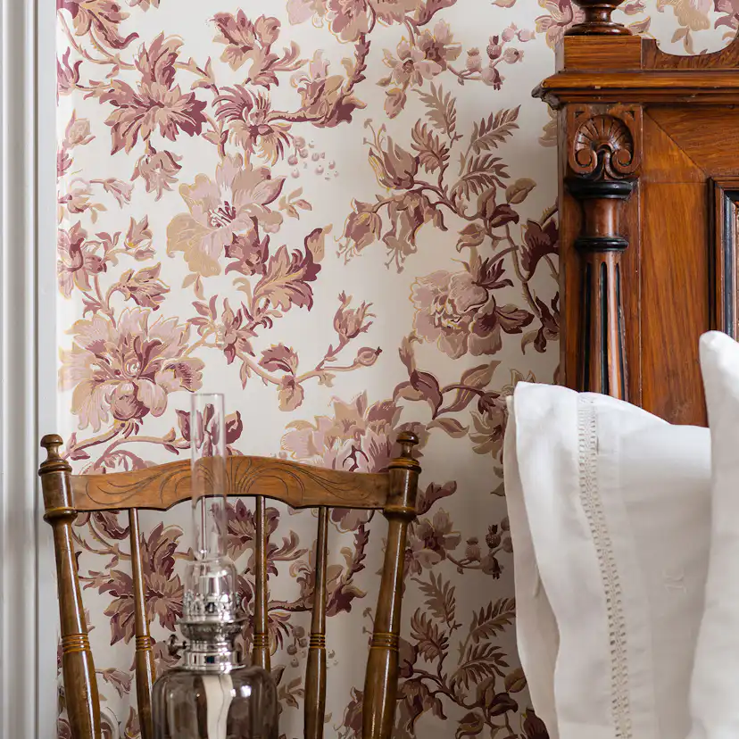 Tapet Duro Gammalsvenska Britas hus Rosa 694-01