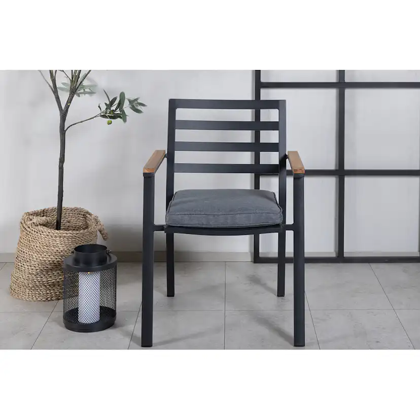 Brasilia Karmstol (stapelbar) - Svart Alu / Teak Svart