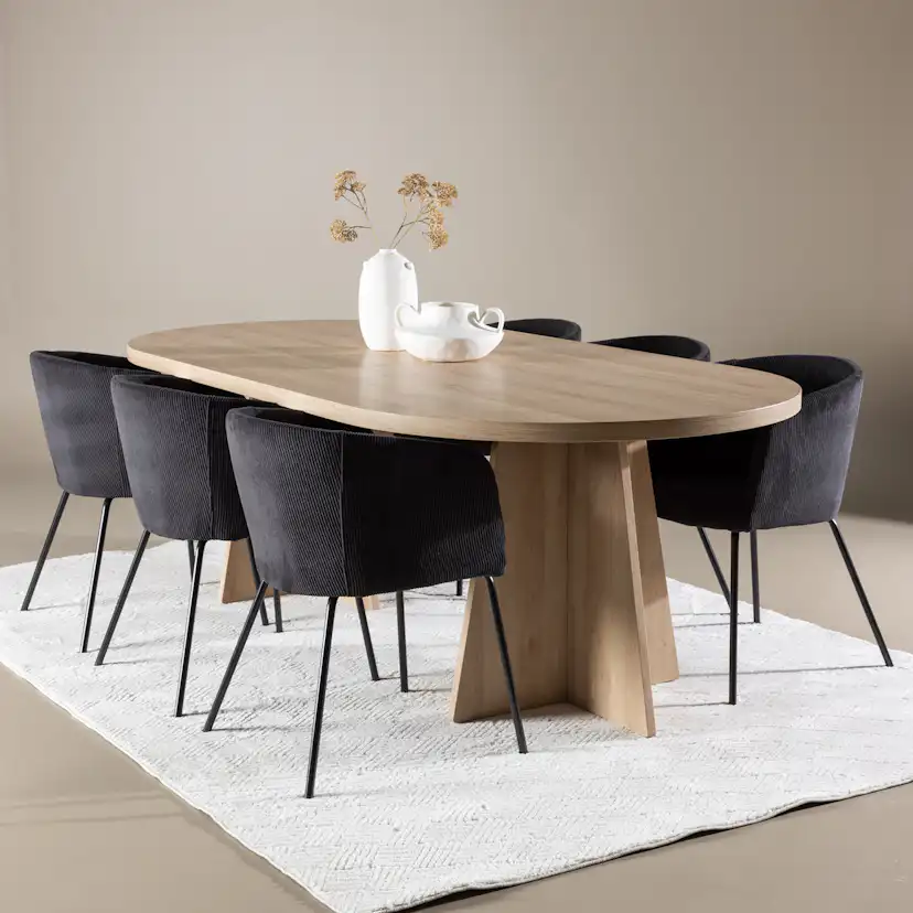 Matgrupp Venture Home Bootcut 230 med 6 st Berit Stolar