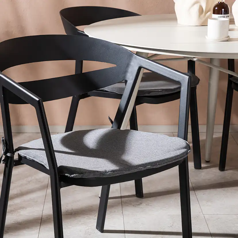 Matgrupp Venture Home Lina Ø120 cm med 4 Slit Stolar