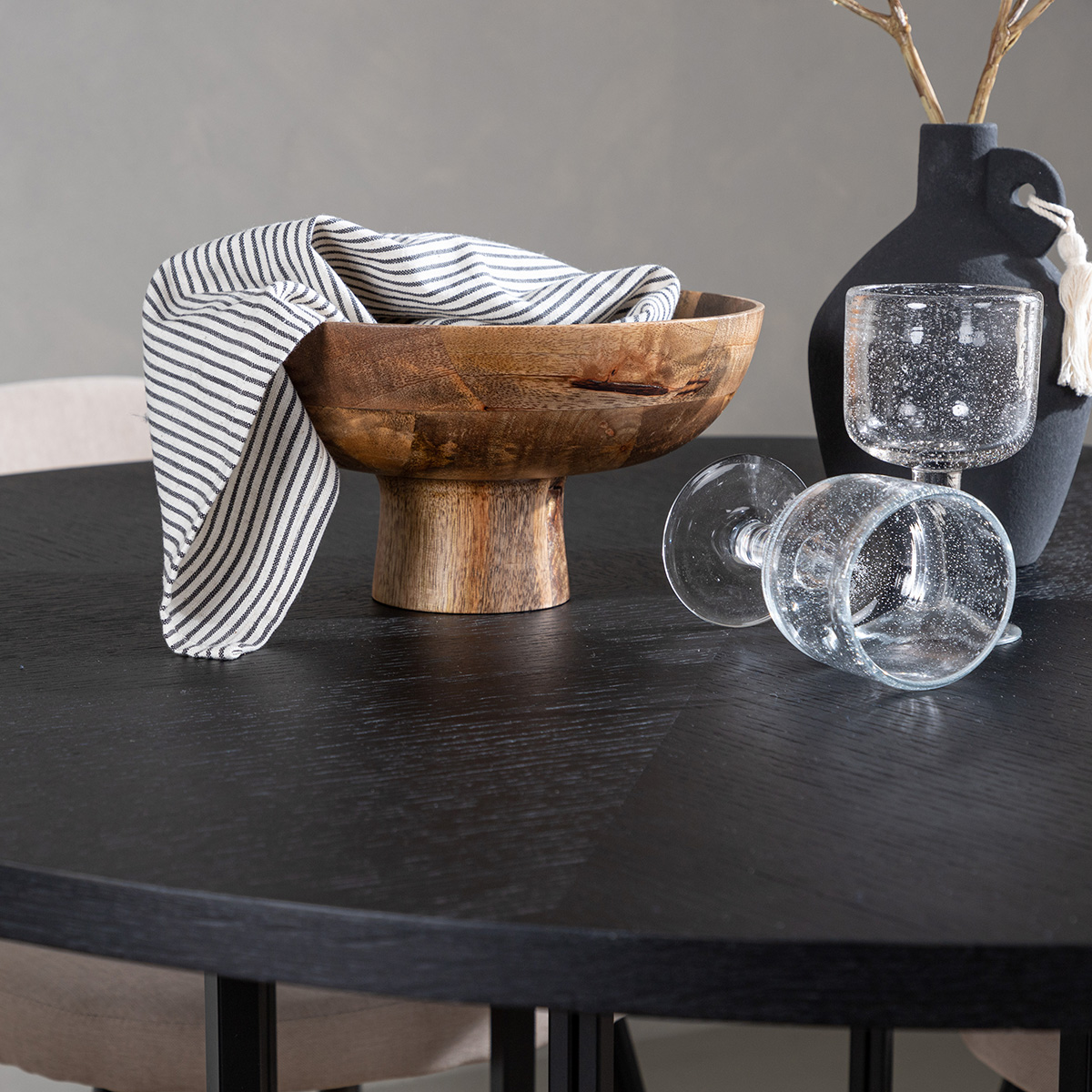 Matgrupp Venture Home Copenhagen med 4 Velvet Stitches Stolar