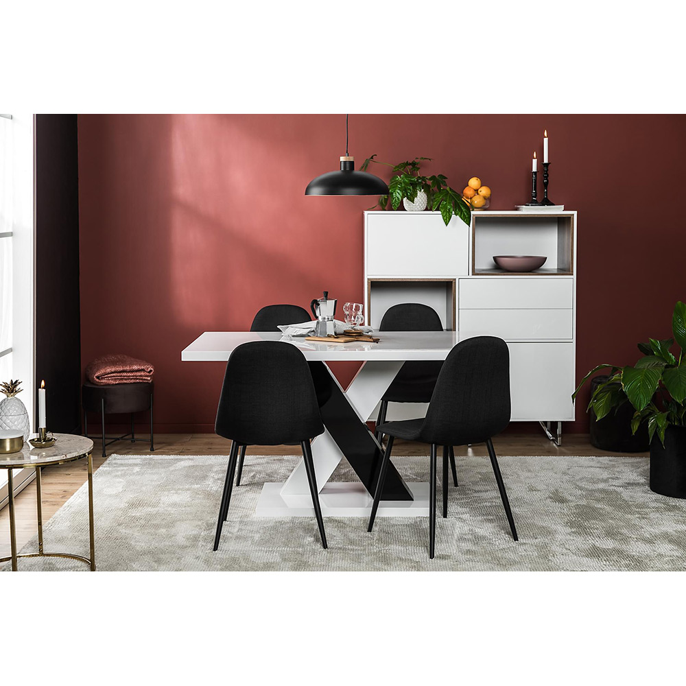 Matgrupp In Living Cesi 140 med 4 Nibe Stolar