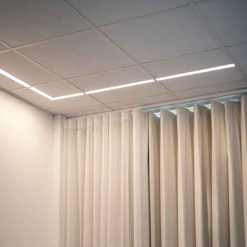 LED-Armatur Hide-a-lite Ray Corner OP 830/840