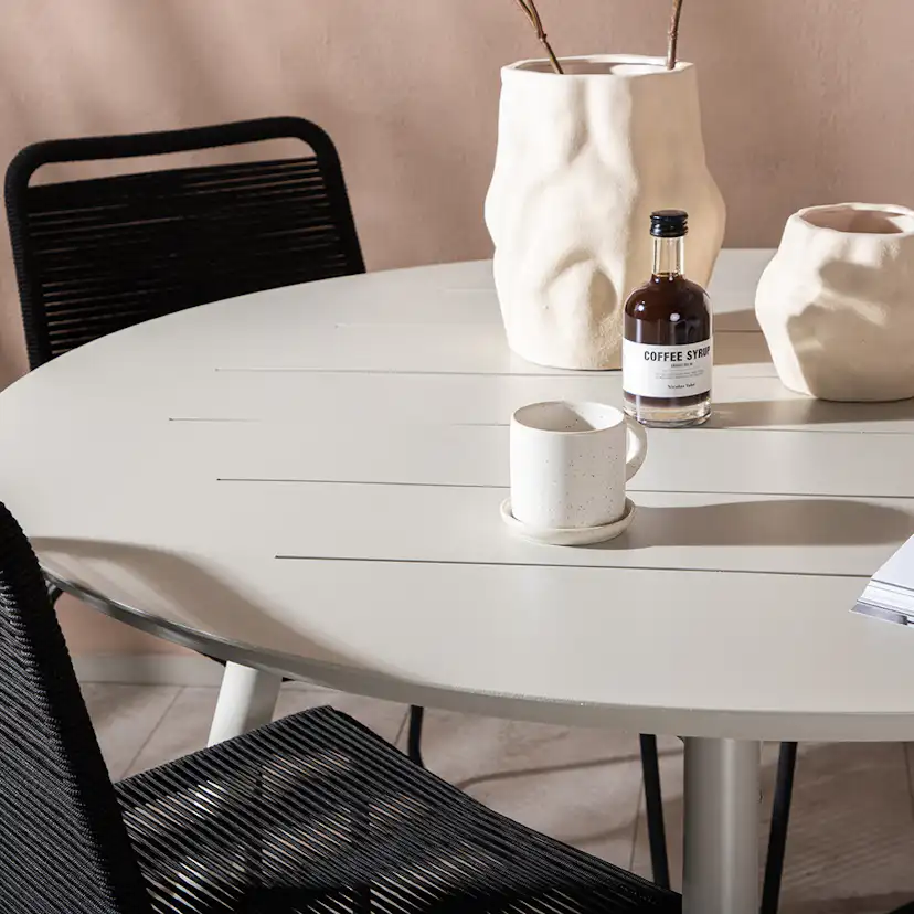 Matgrupp Utomhus Venture Home Lina Ø120 cm med 4 Lindos Trädgårdsstolar