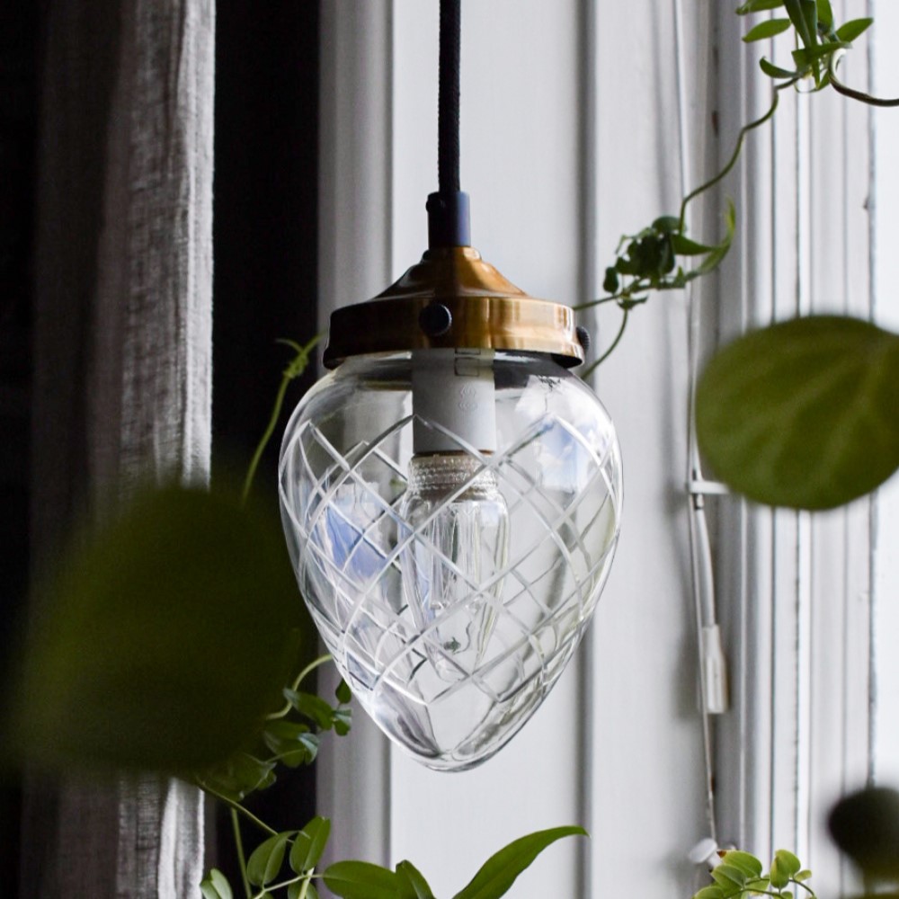 Taklampa Globen Lighting Juni Slipad
