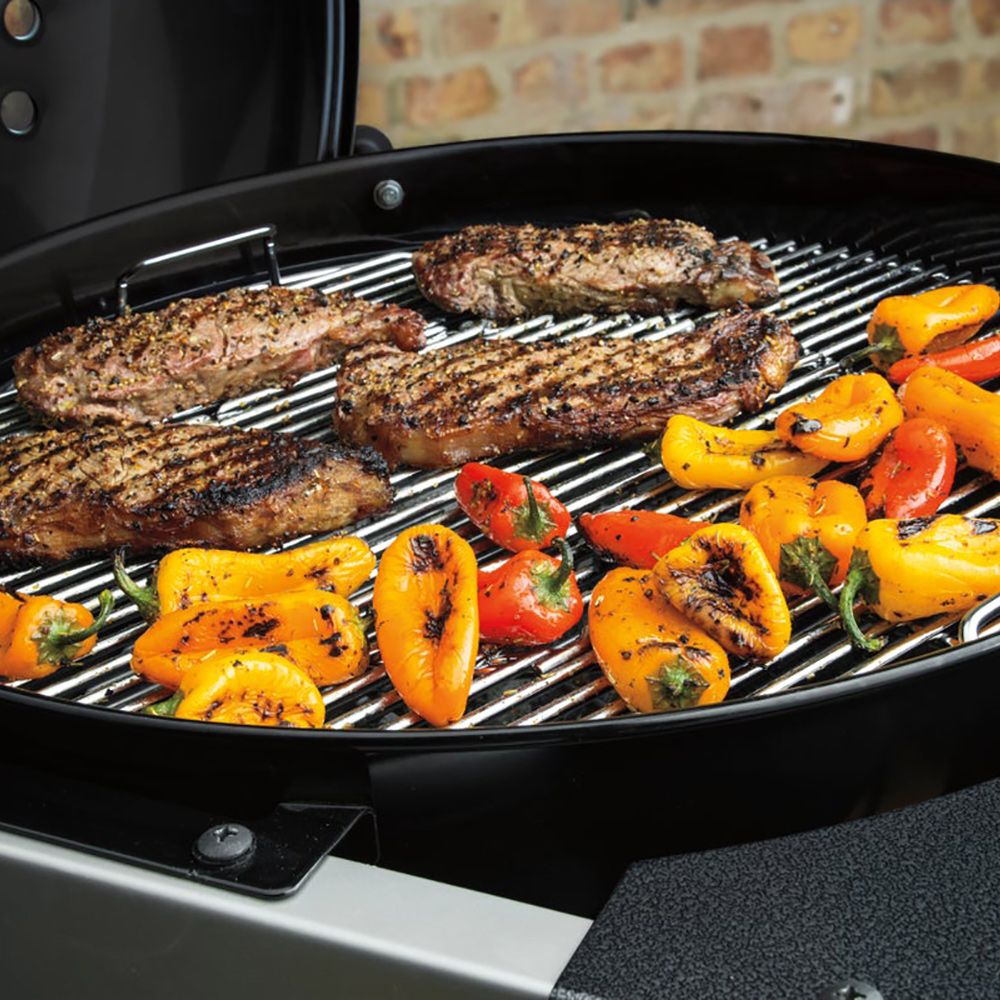 Klotgrill Weber Performer GBS Kolgrill med Sidobord & Integrerad Termometer