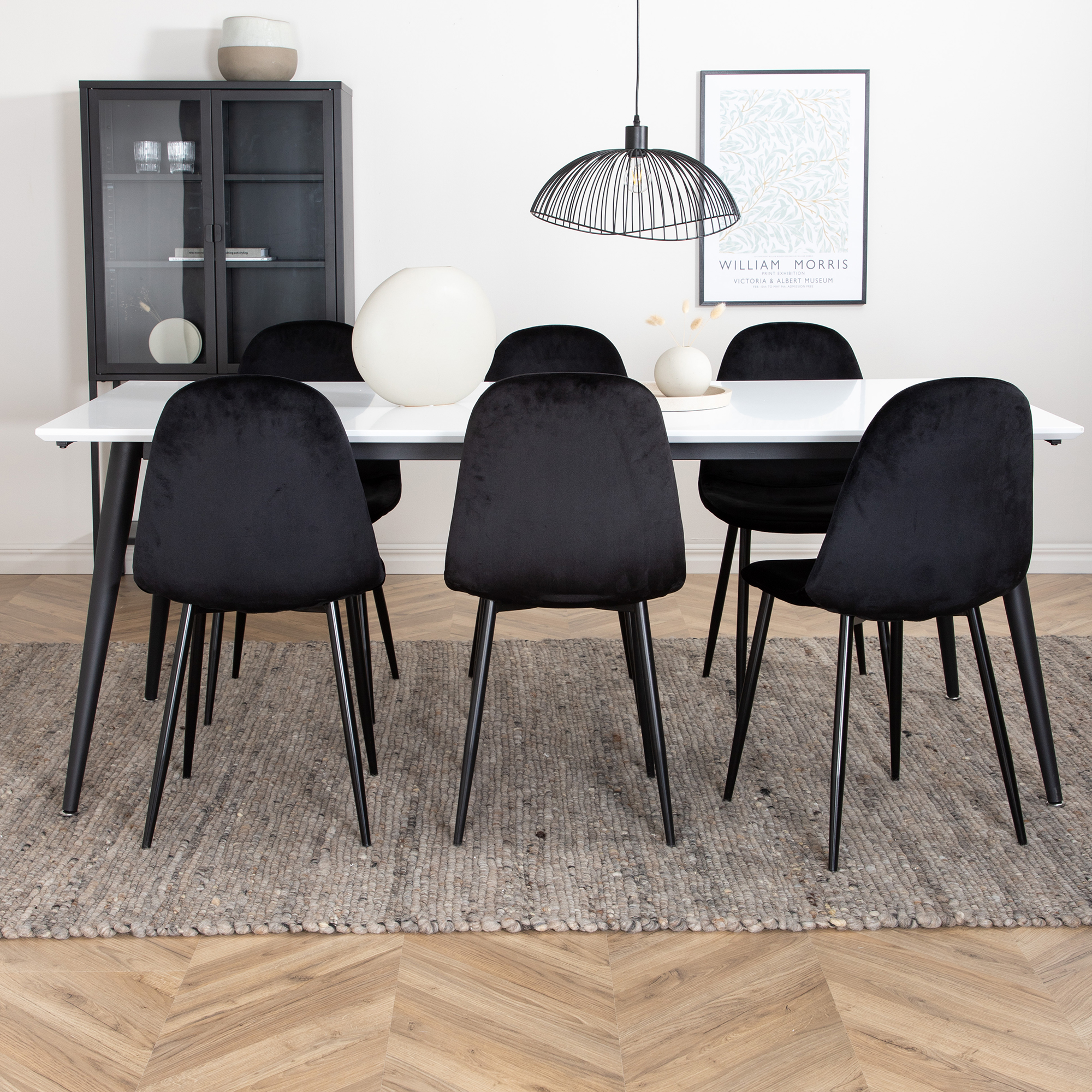 Matgrupp Venture Home Jolie med 6 Pobbie Stolar Metall