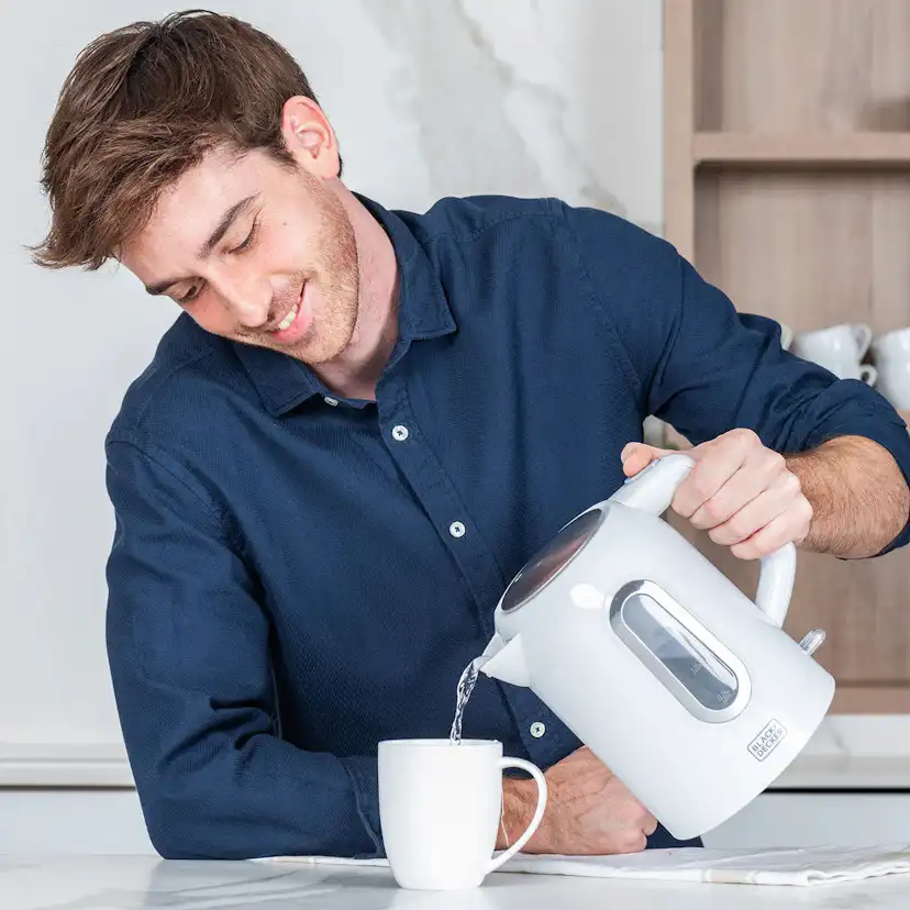 Vattenkokare BLACK+DECKER 1,7L Vit Snabb & Säker