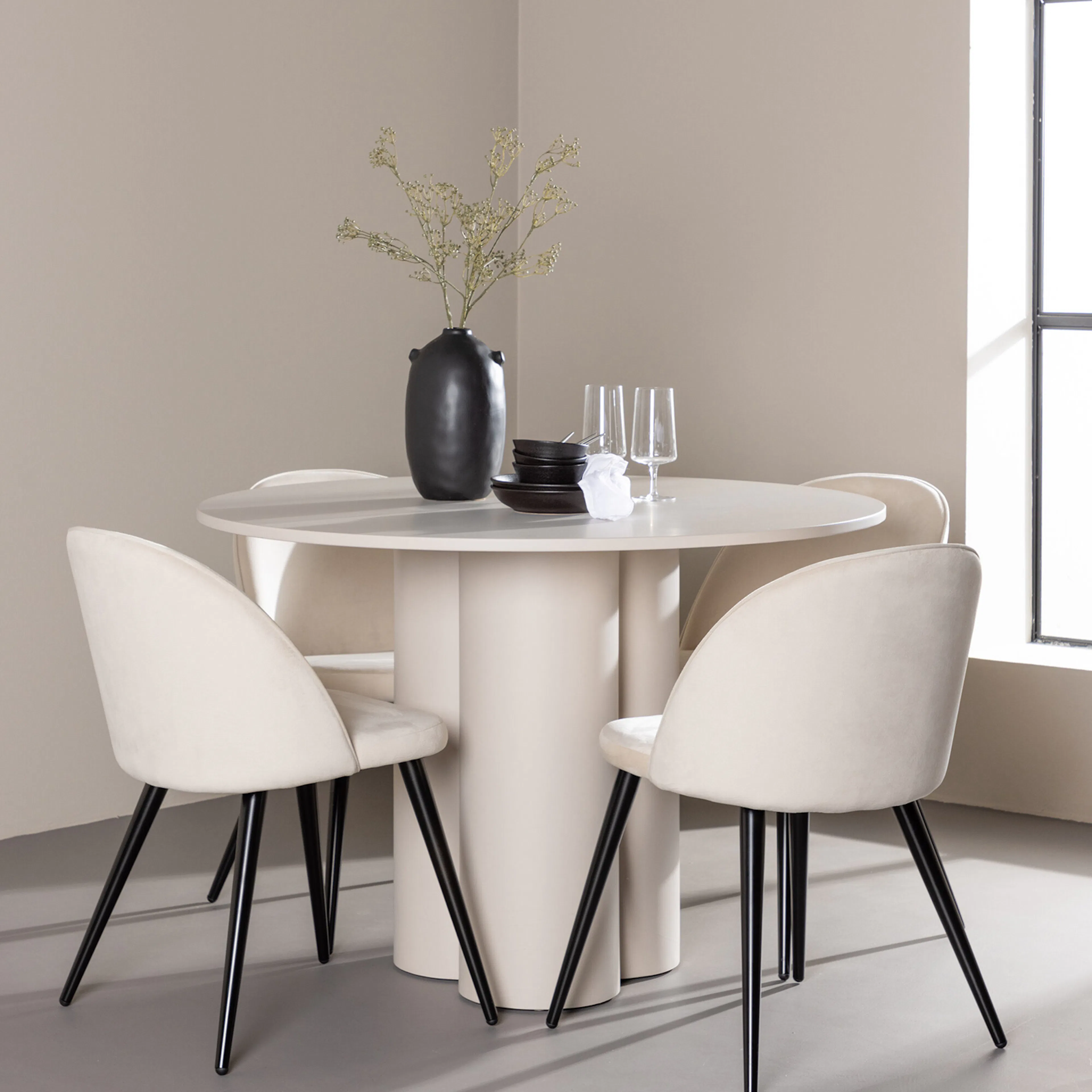 Olivia Dining Table with Velvet Dining Chair Beige/Beige