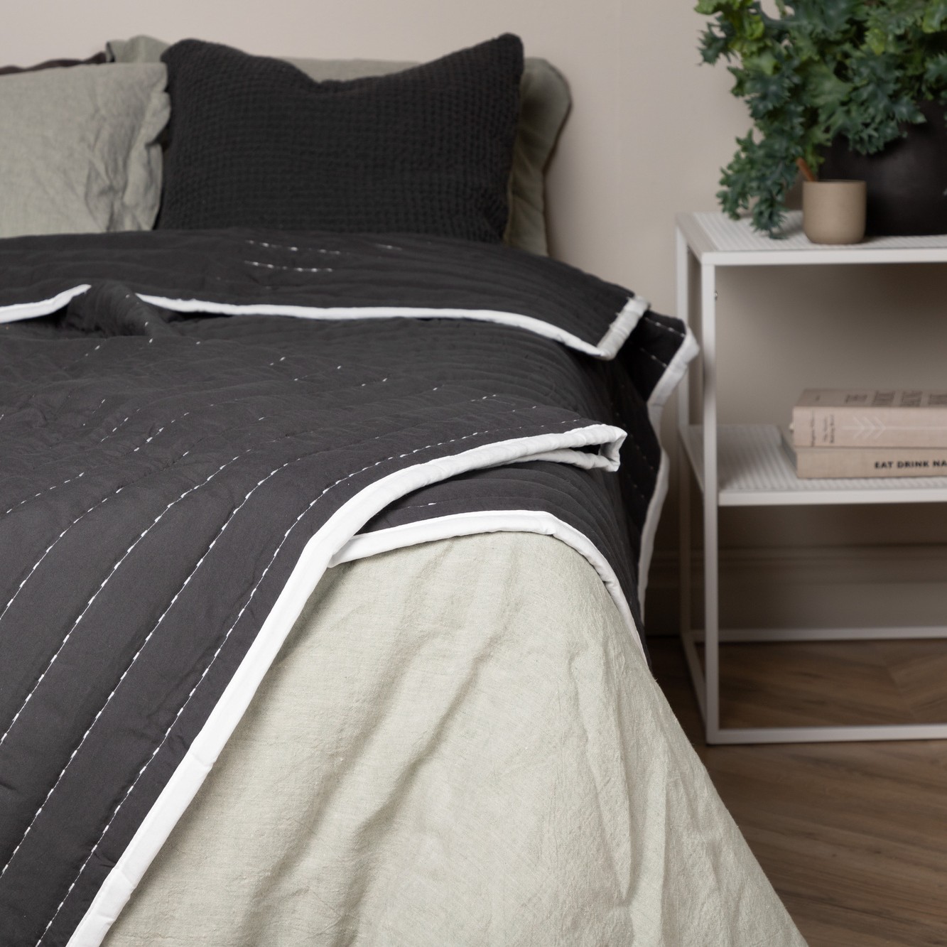 Juni Bedspread Microfiber - Antracit / - 150*250 Antracit, Mått: 250x150 cm