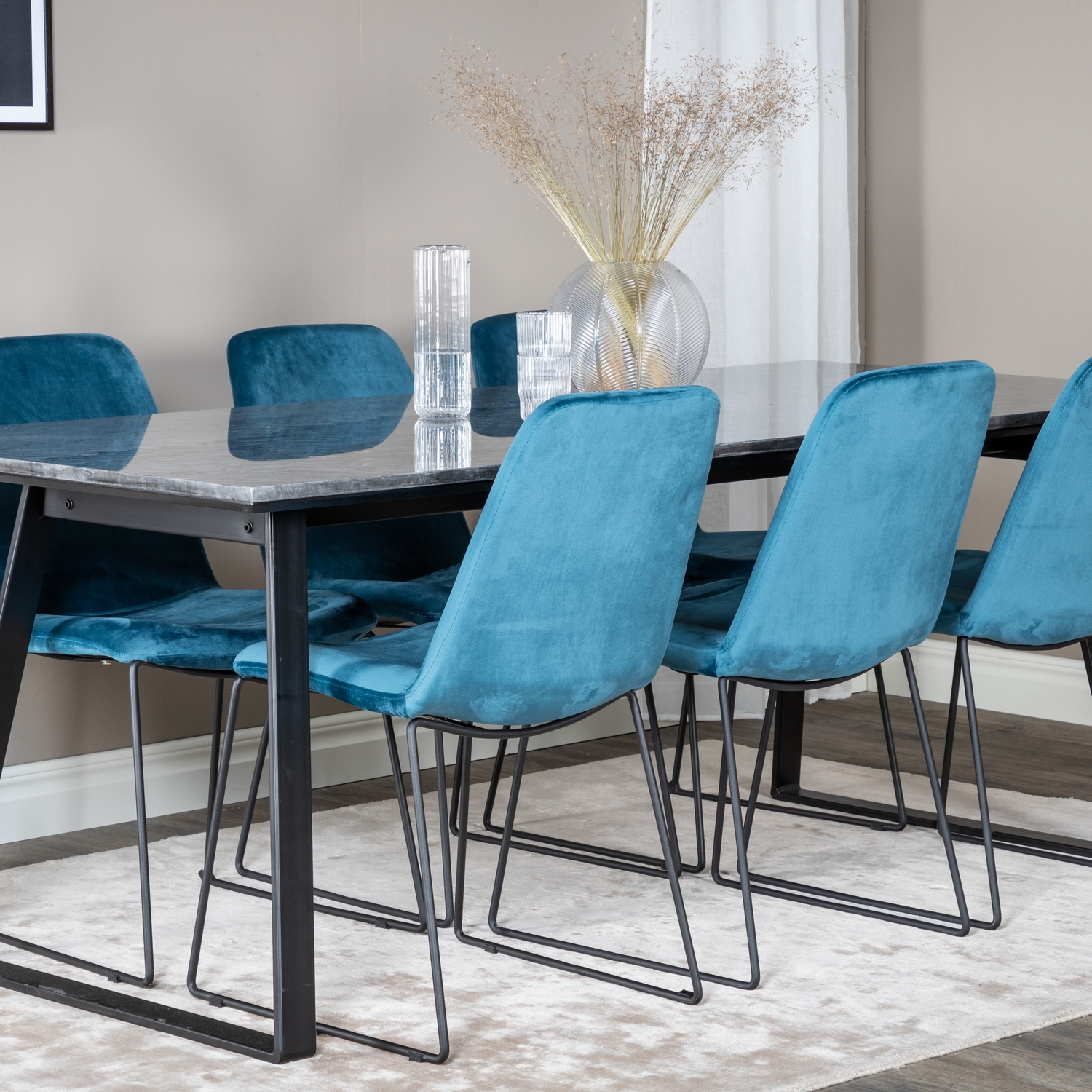 Matgrupp Venture Home Estelle med 6 Muscot Stolar Sammet