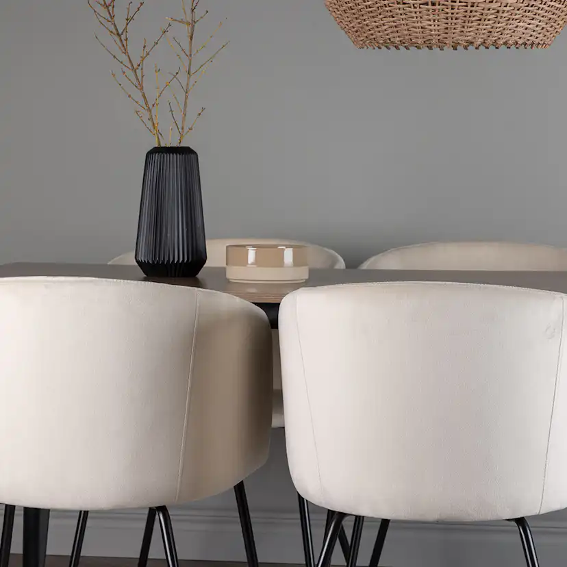 Matgrupp Venture Home Tempe 140 cm med 4 Berit Stolar Sammet